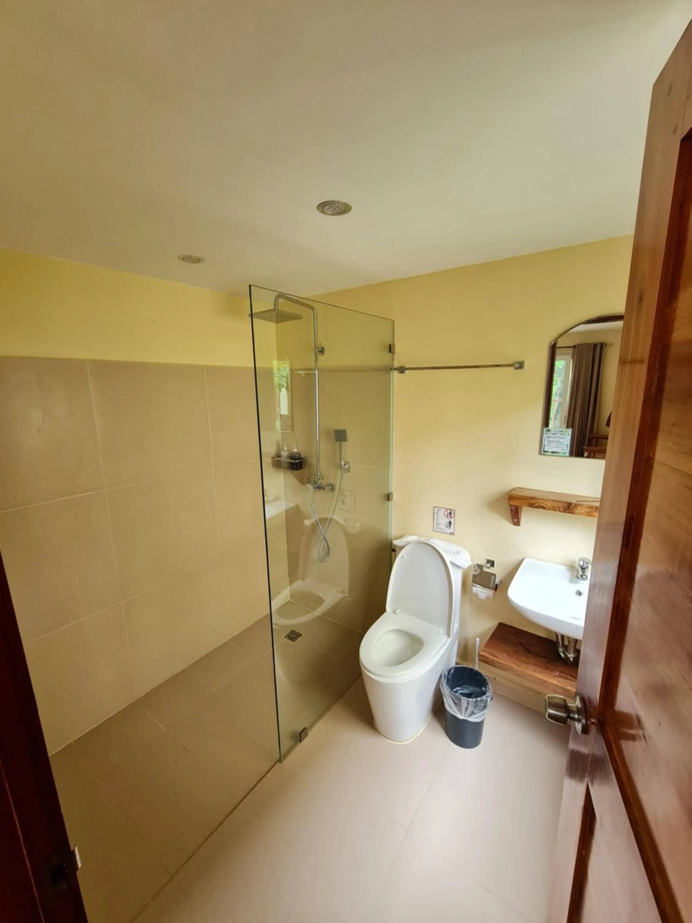 Shower in Boracay Amor Apartment
