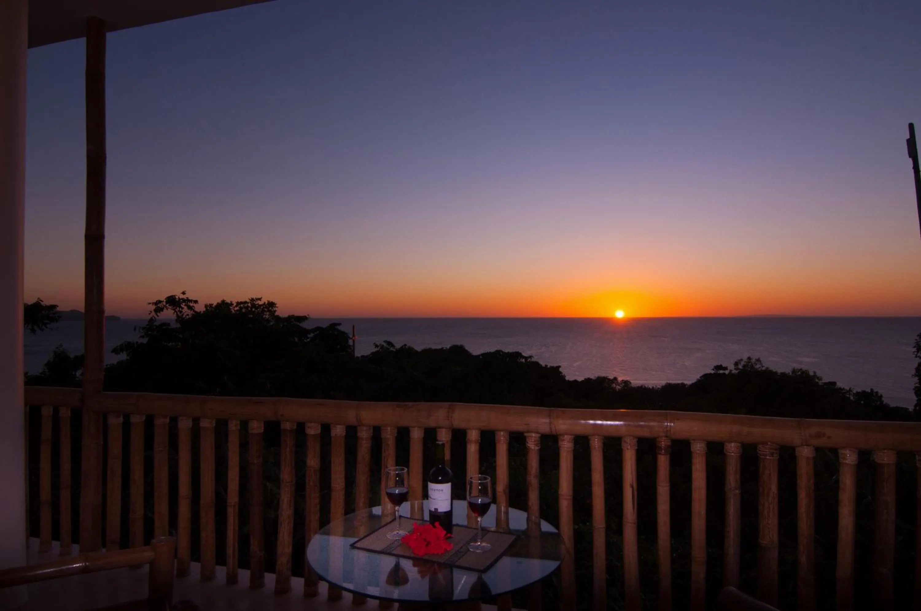 Sunset in Boracay Amor Apartment