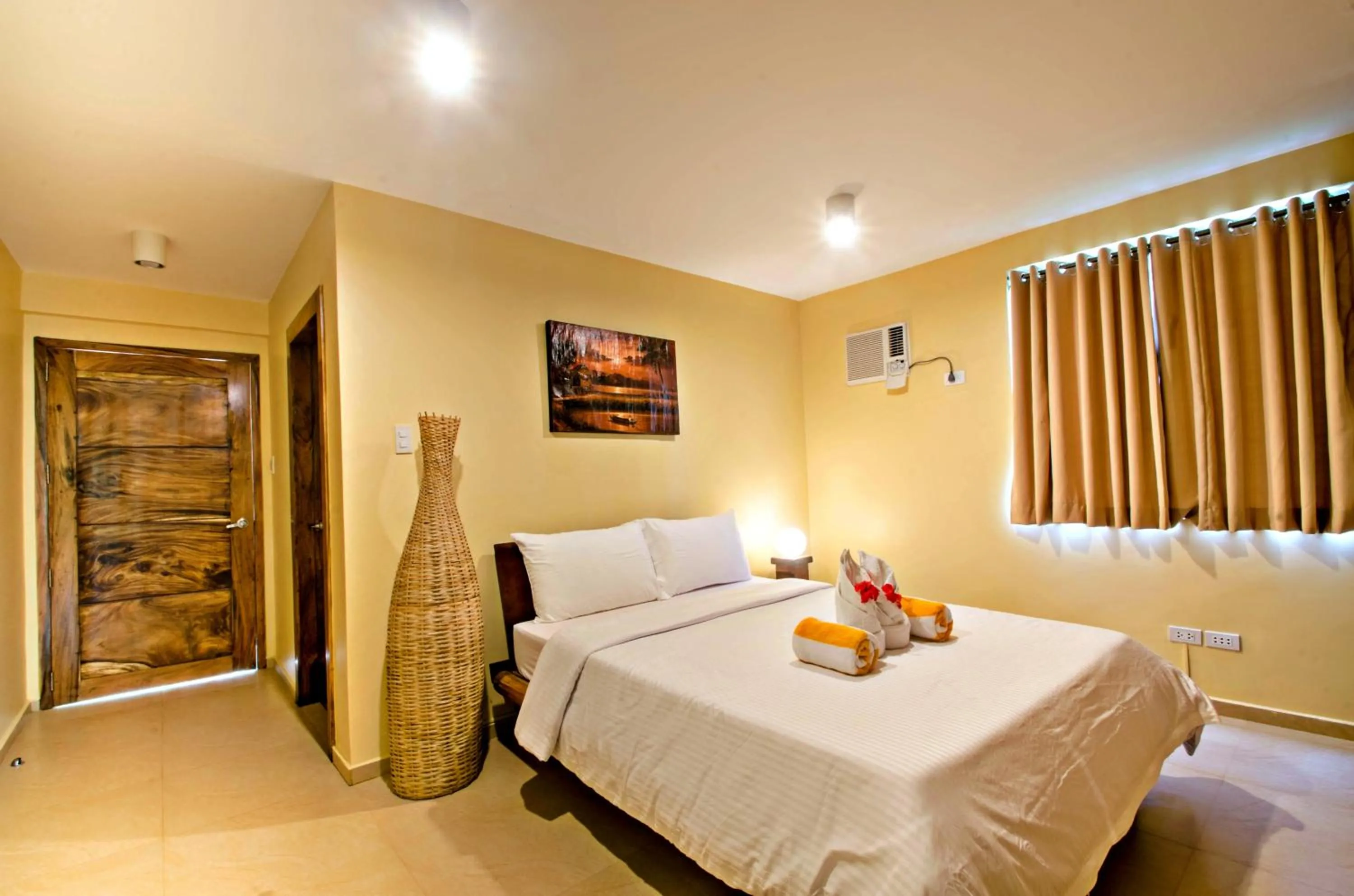 Photo of the whole room, Bed in Boracay Amor Apartment