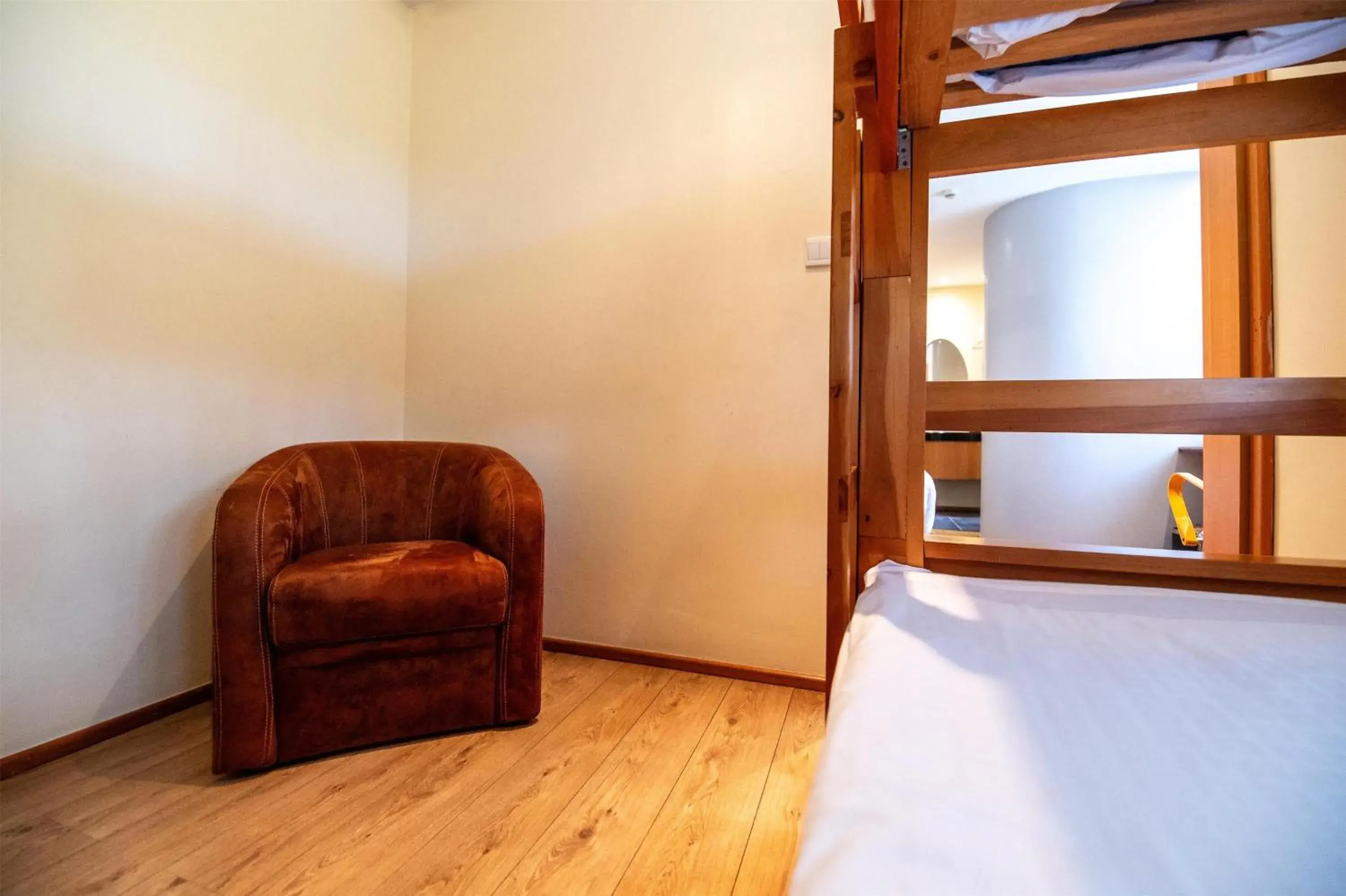 Family Room with One King and Bunk Bed - single occupancy - Non-Smoking in Best Western Nairobi Upper Hill Family Room with One King and Bunk Bed - single occupancy - Non-Smoking in Best Western Nairobi Upper Hill