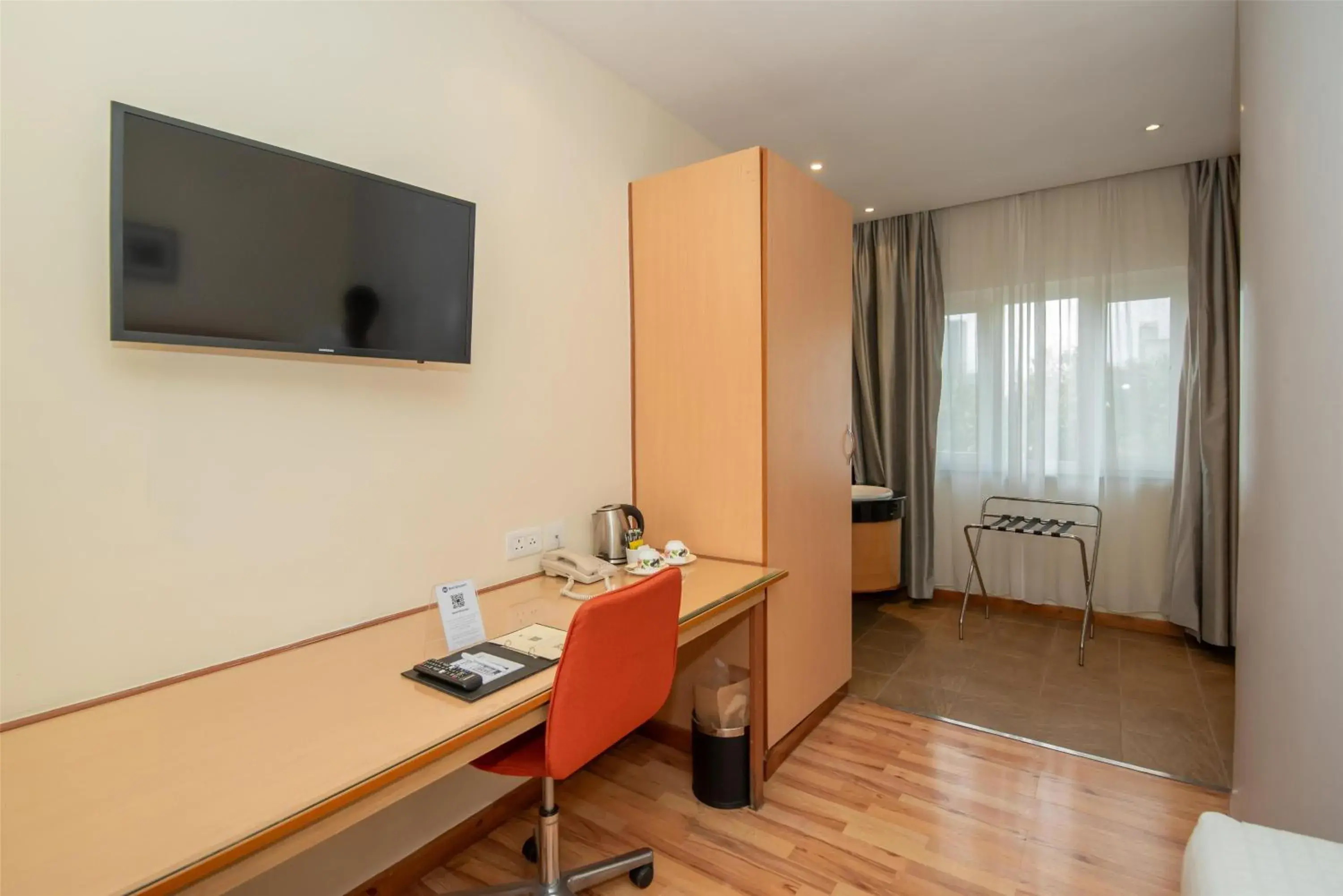 Standard King Room - Non-Smoking in Best Western Nairobi Upper Hill Standard King Room - Non-Smoking in Best Western Nairobi Upper Hill