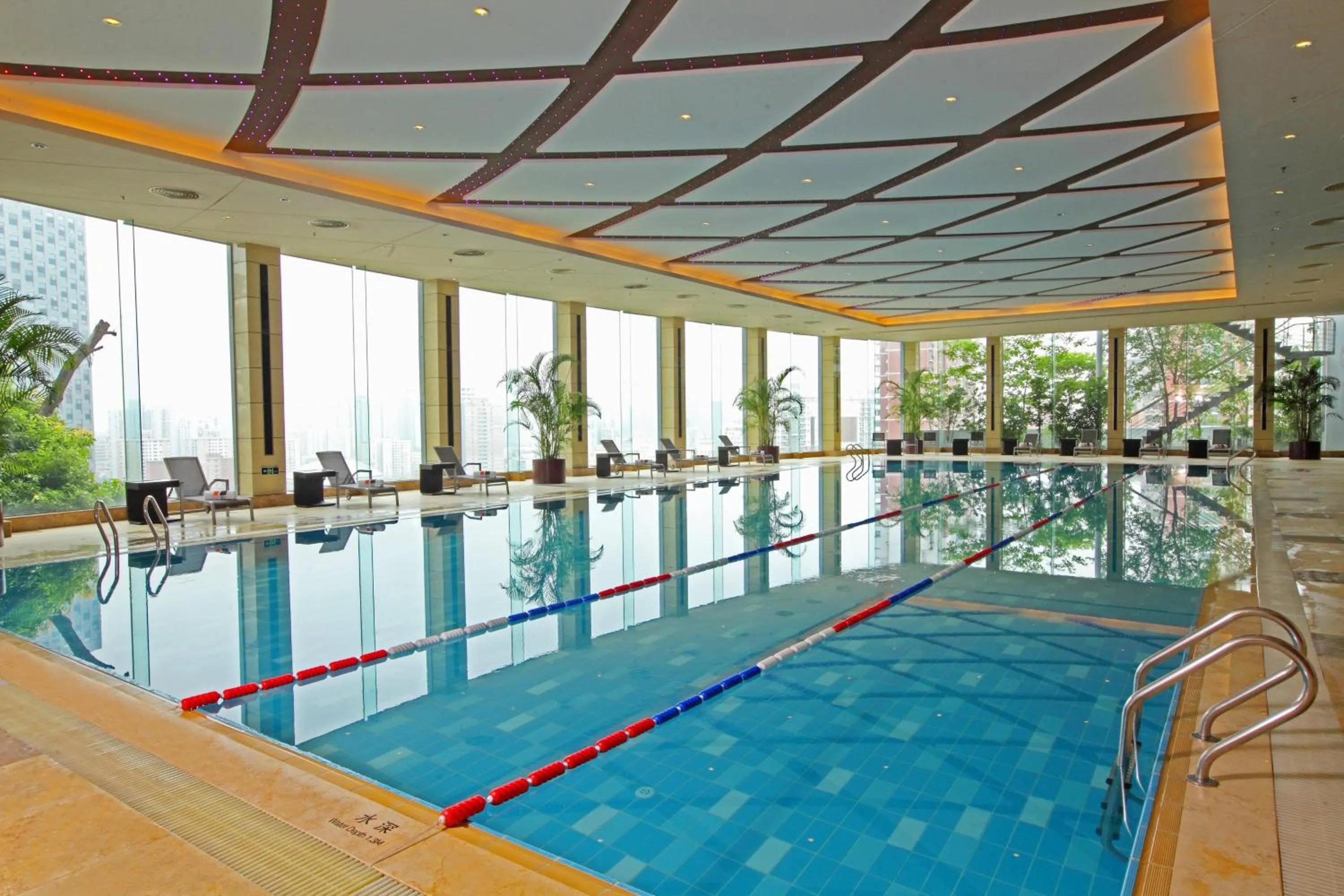 Swimming pool in Renaissance Shanghai Zhongshan Park Hotel
