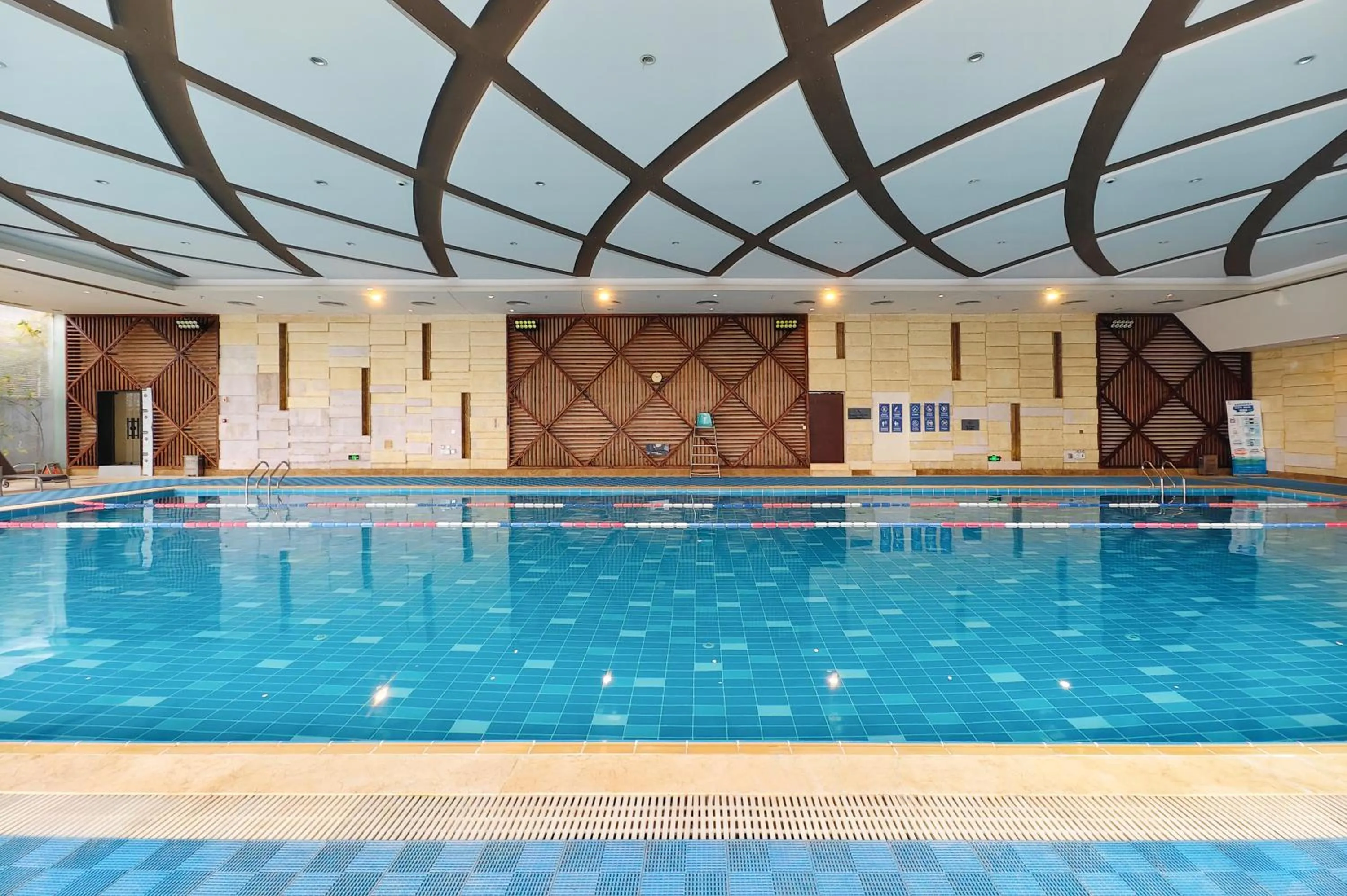 Swimming pool in Renaissance Shanghai Zhongshan Park Hotel