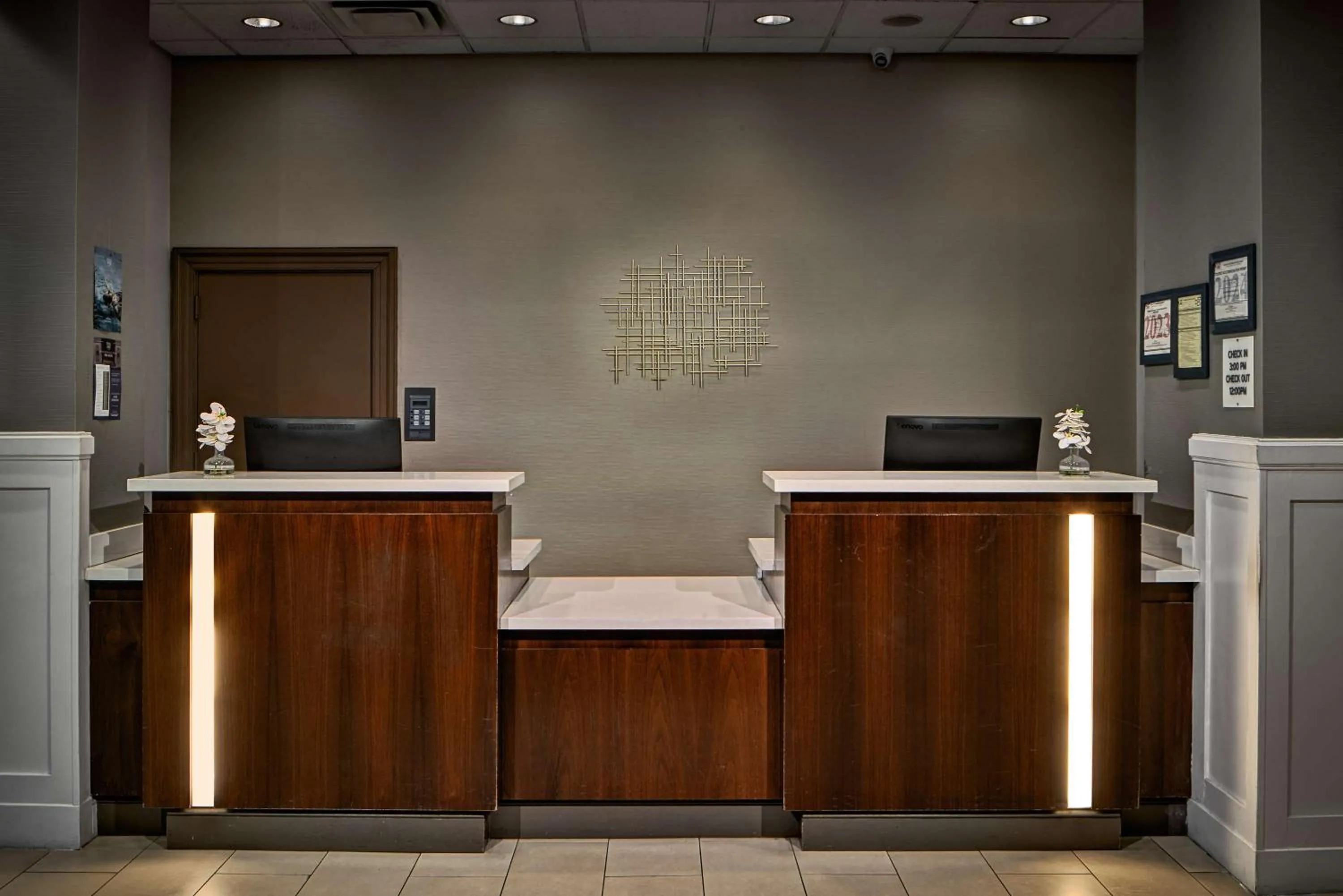 Lobby or reception in Sonesta Atlanta Airport South