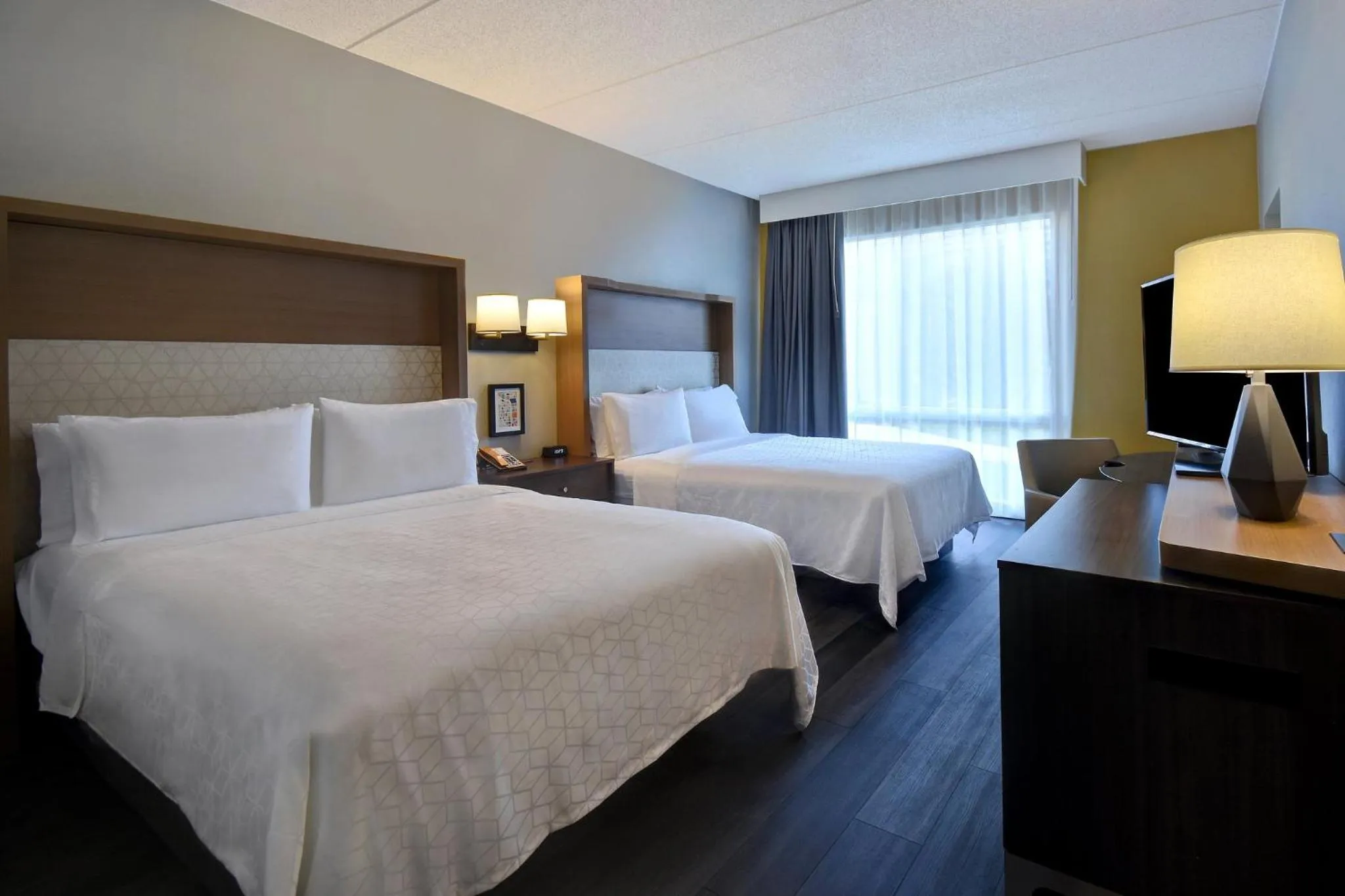 Photo of the whole room, Bed in Holiday Inn Philadelphia-Cherry Hill by IHG