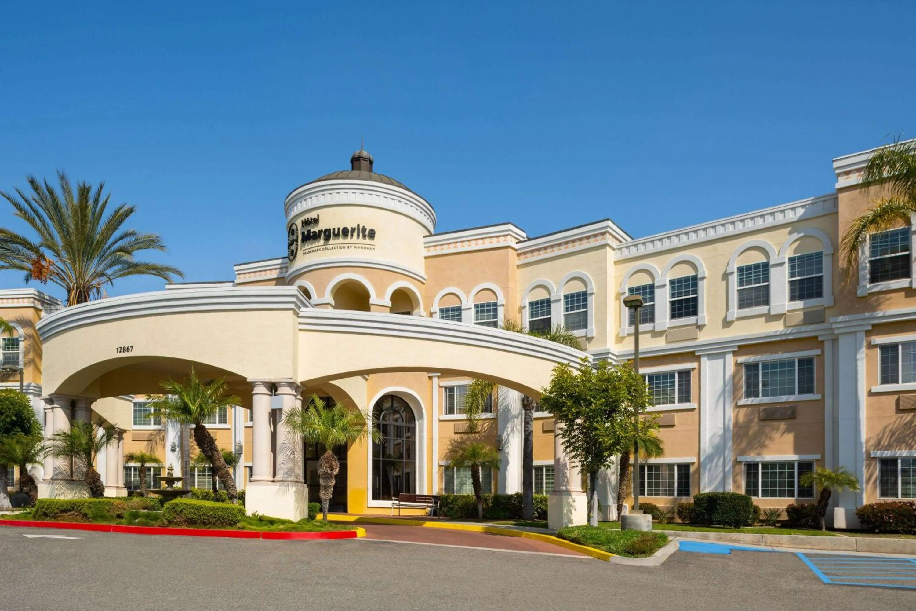 Property building in Hotel Marguerite South Anaheim - Garden Grove, Trademark Collection by Wyndham