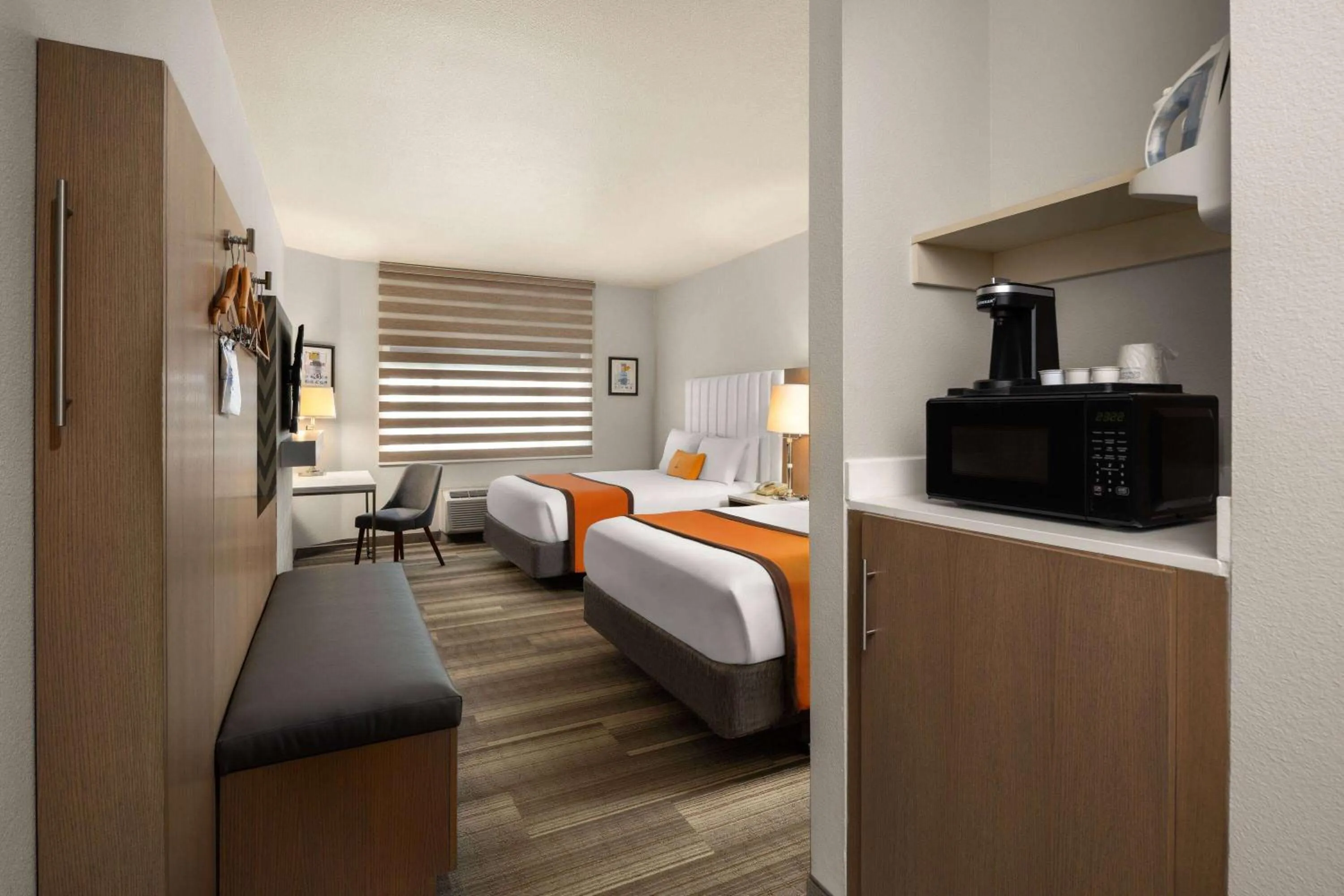 Photo of the whole room, Bed in Hotel Marguerite South Anaheim - Garden Grove, Trademark Collection by Wyndham