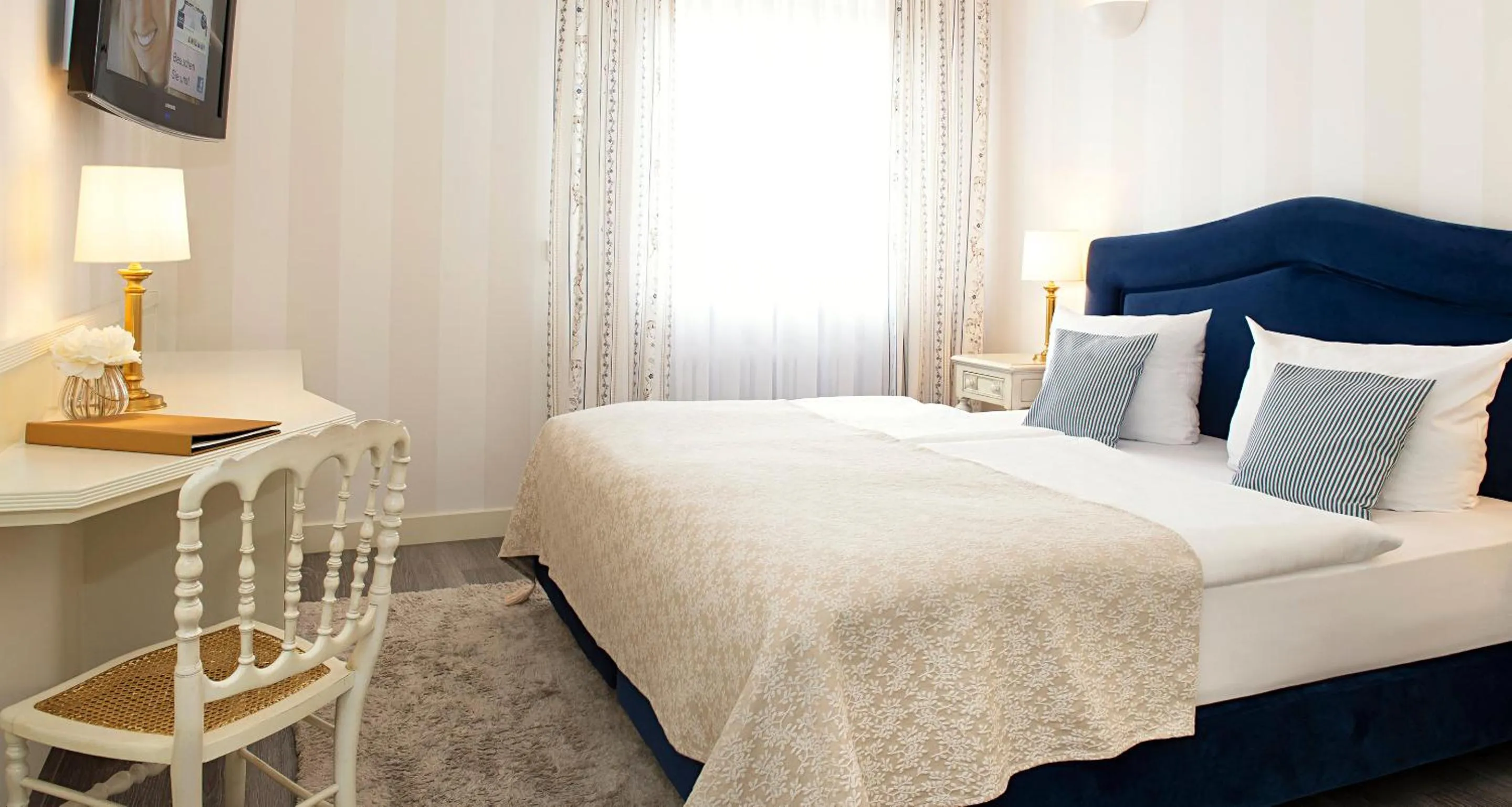 Bed in Victor's Seehotel Weingärtner Bostalsee