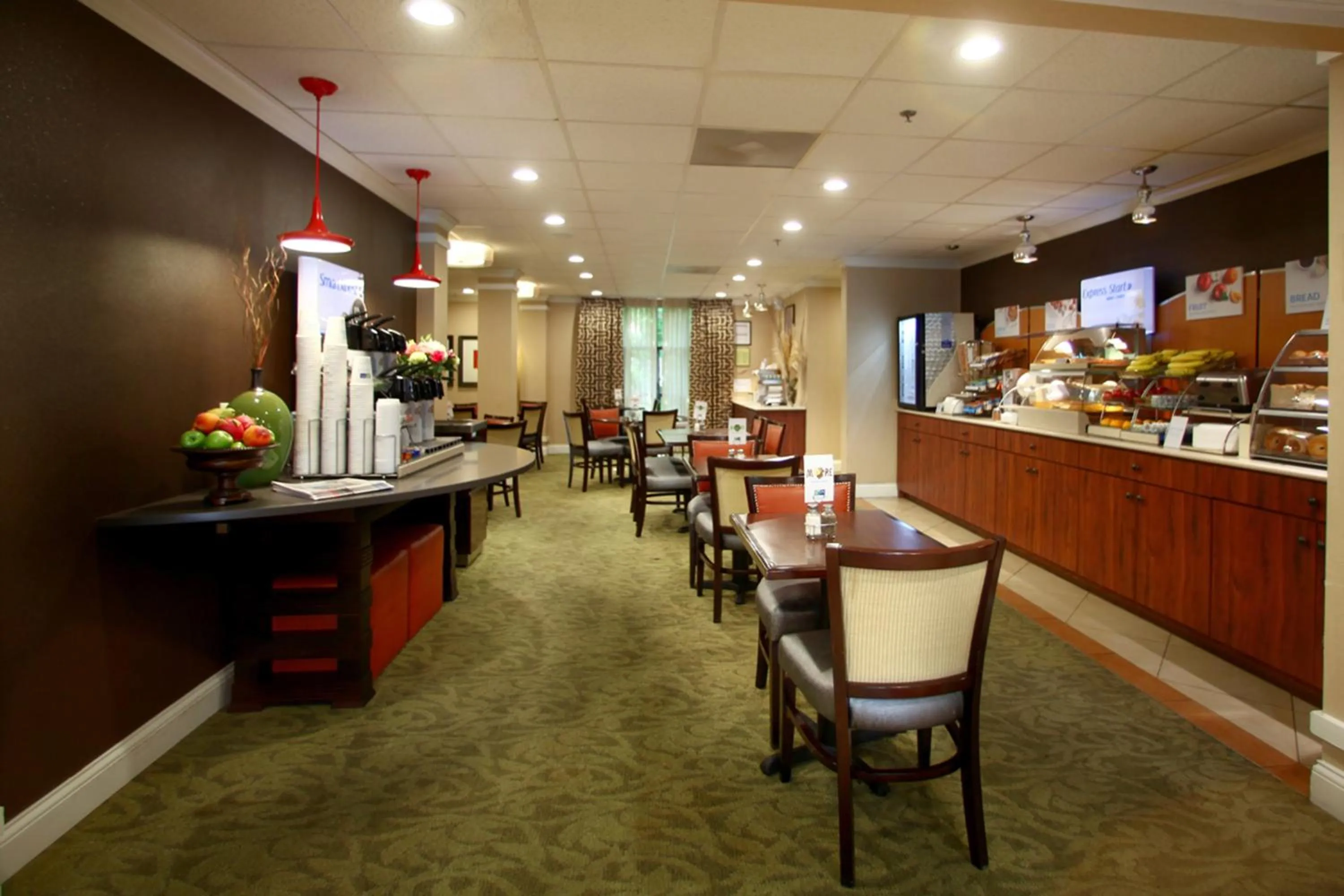 Breakfast in Holiday Inn Express Hotel & Suites - Atlanta/Emory University Area by IHG
