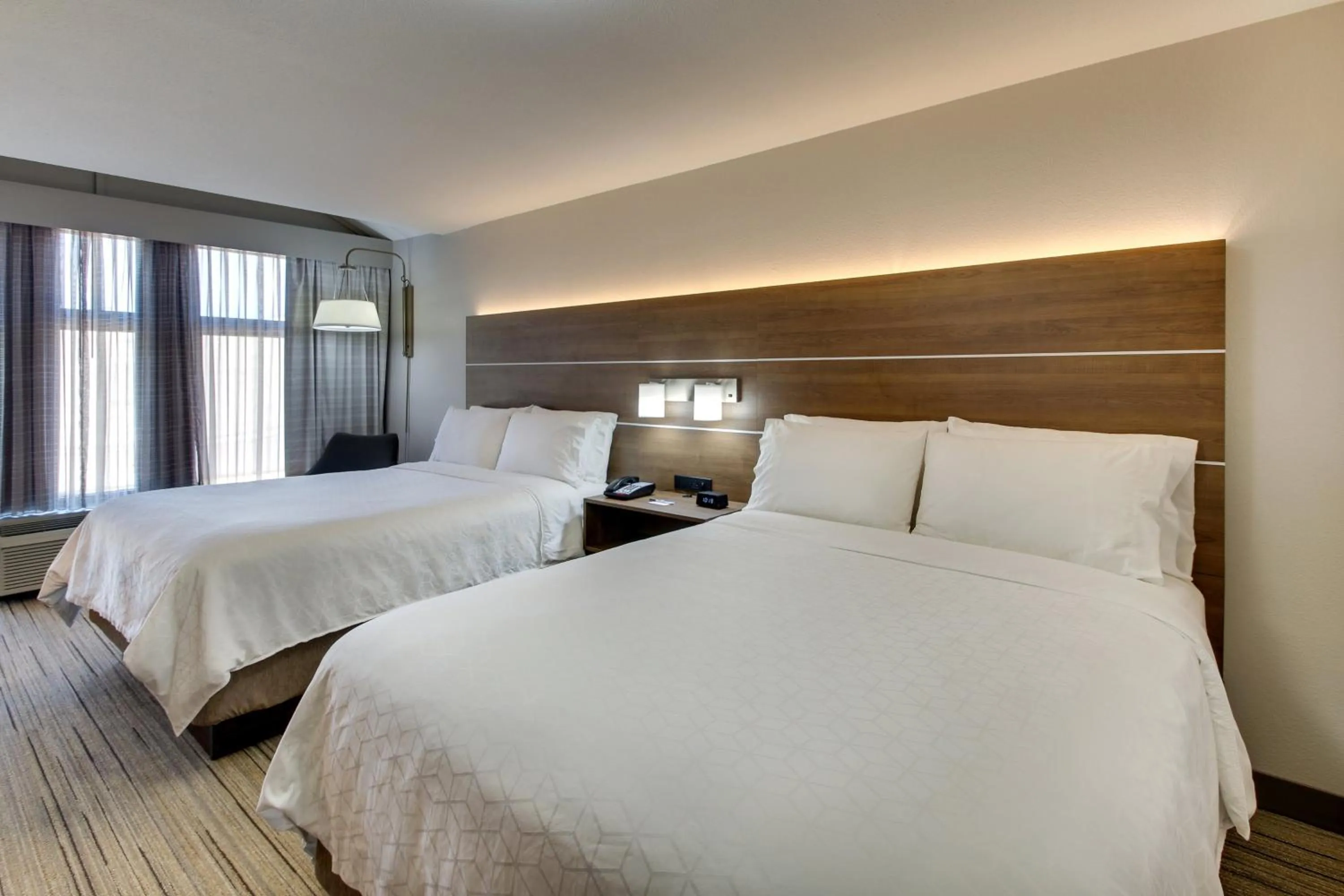 Photo of the whole room, Bed in Holiday Inn Express Hotel & Suites - Atlanta/Emory University Area by IHG