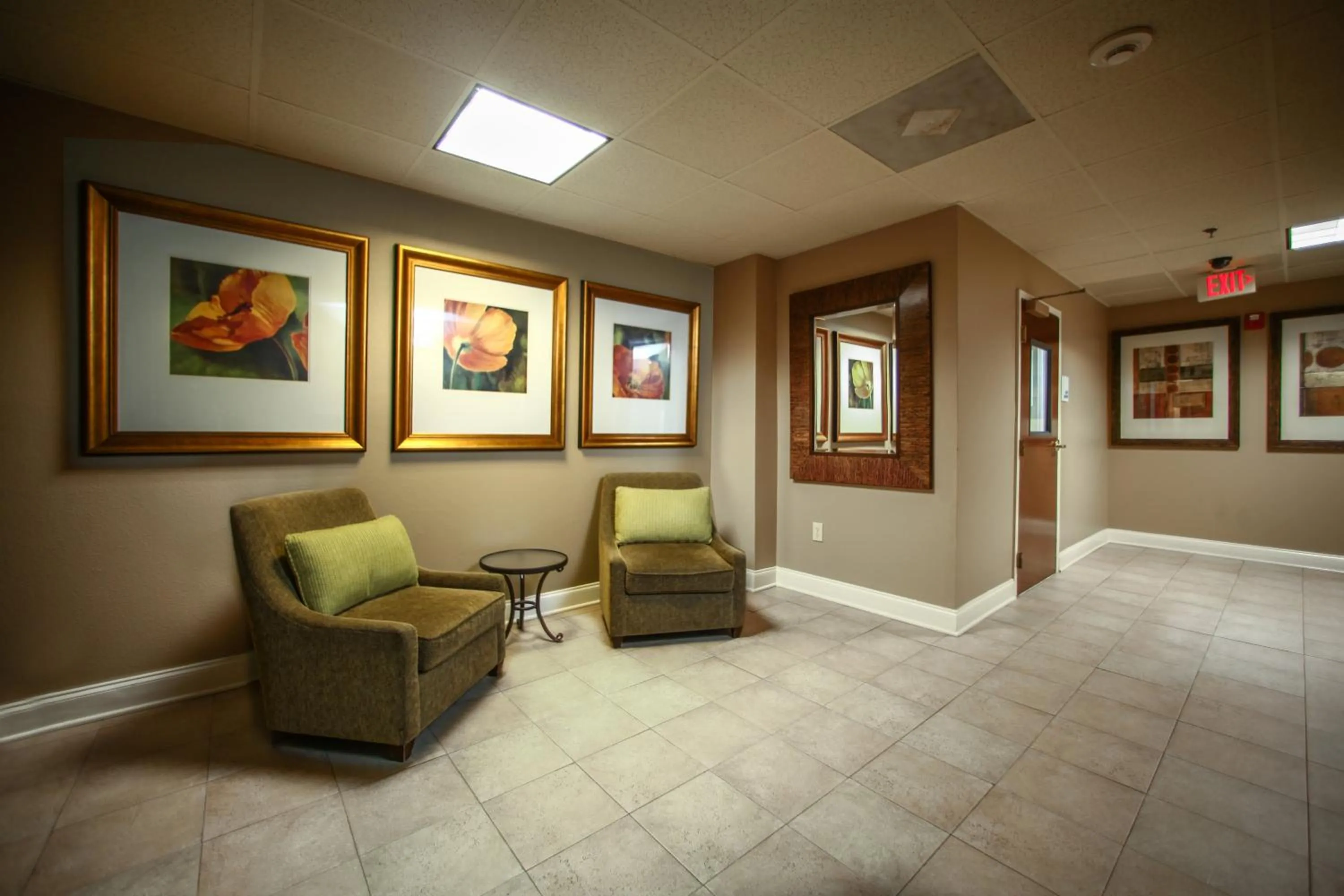 Lobby or reception in Holiday Inn Express Hotel & Suites - Atlanta/Emory University Area by IHG