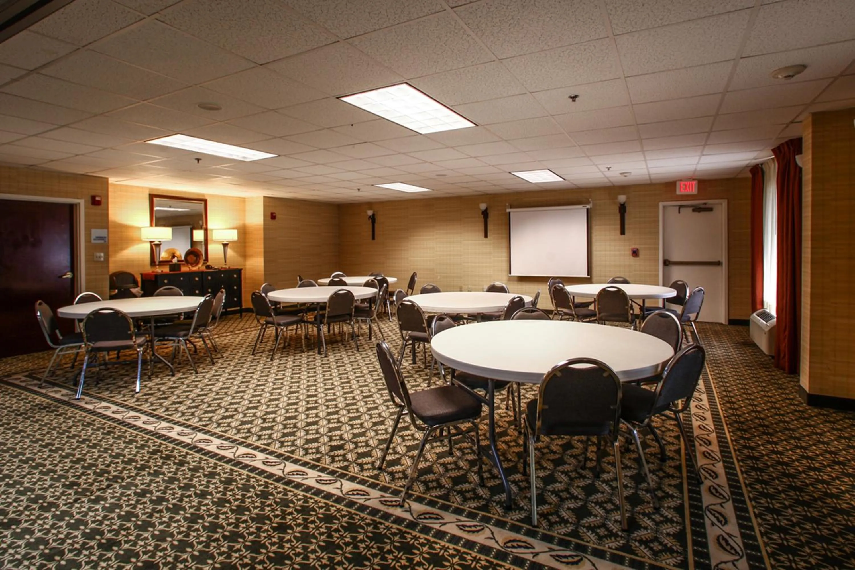 Meeting/conference room in Holiday Inn Express Hotel & Suites - Atlanta/Emory University Area by IHG