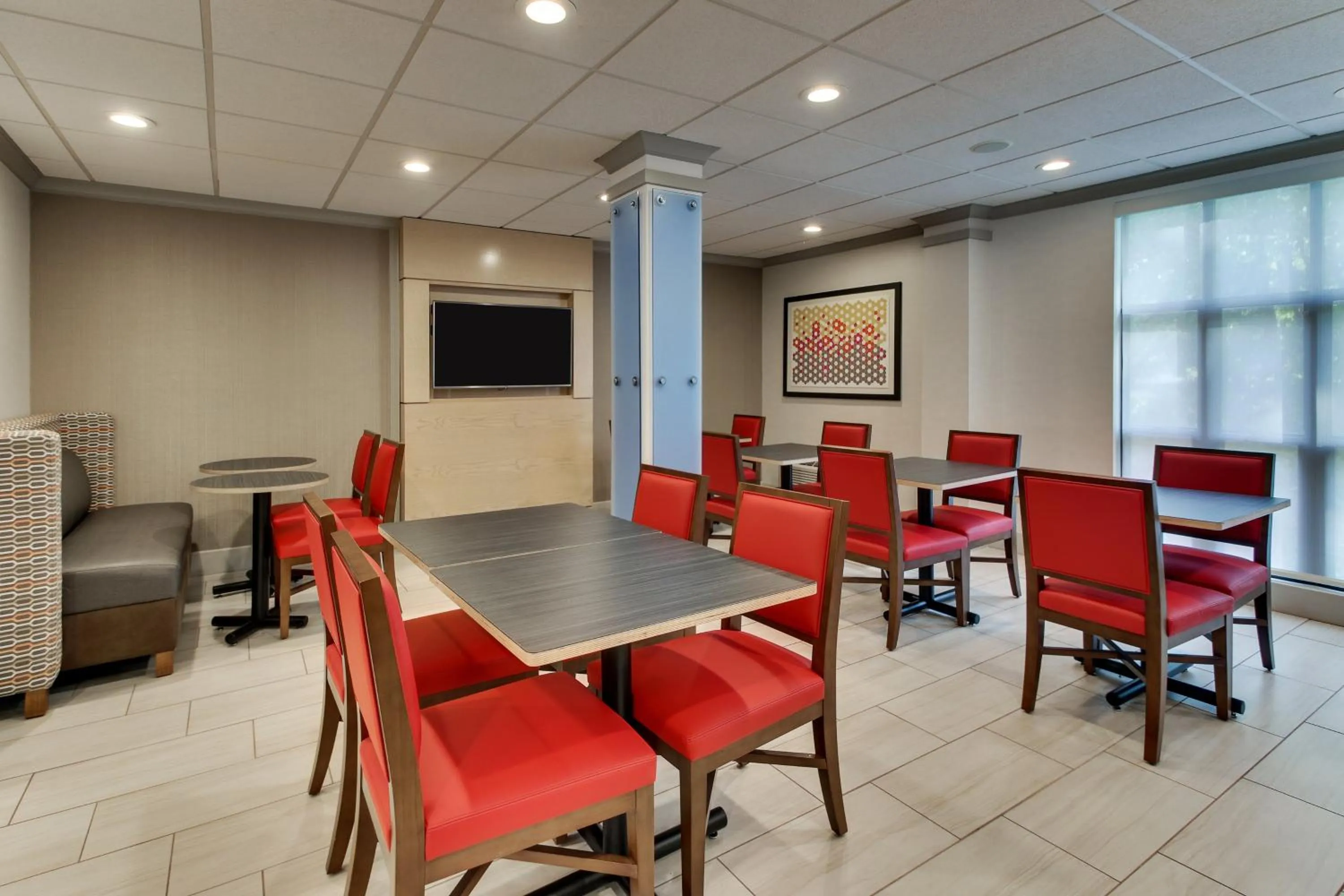 Breakfast in Holiday Inn Express Hotel & Suites - Atlanta/Emory University Area by IHG