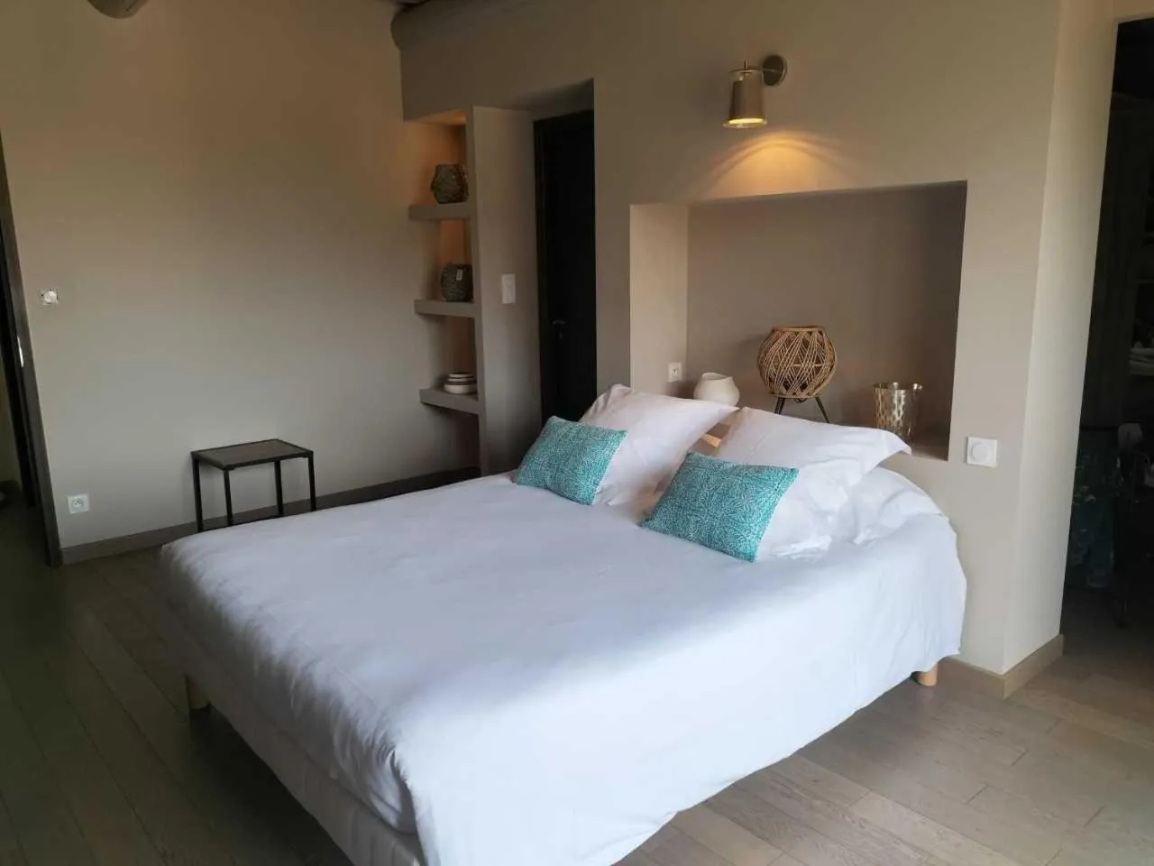 Bedroom, Bed in Boutique Hôtel La Villa MONTESQUIEU