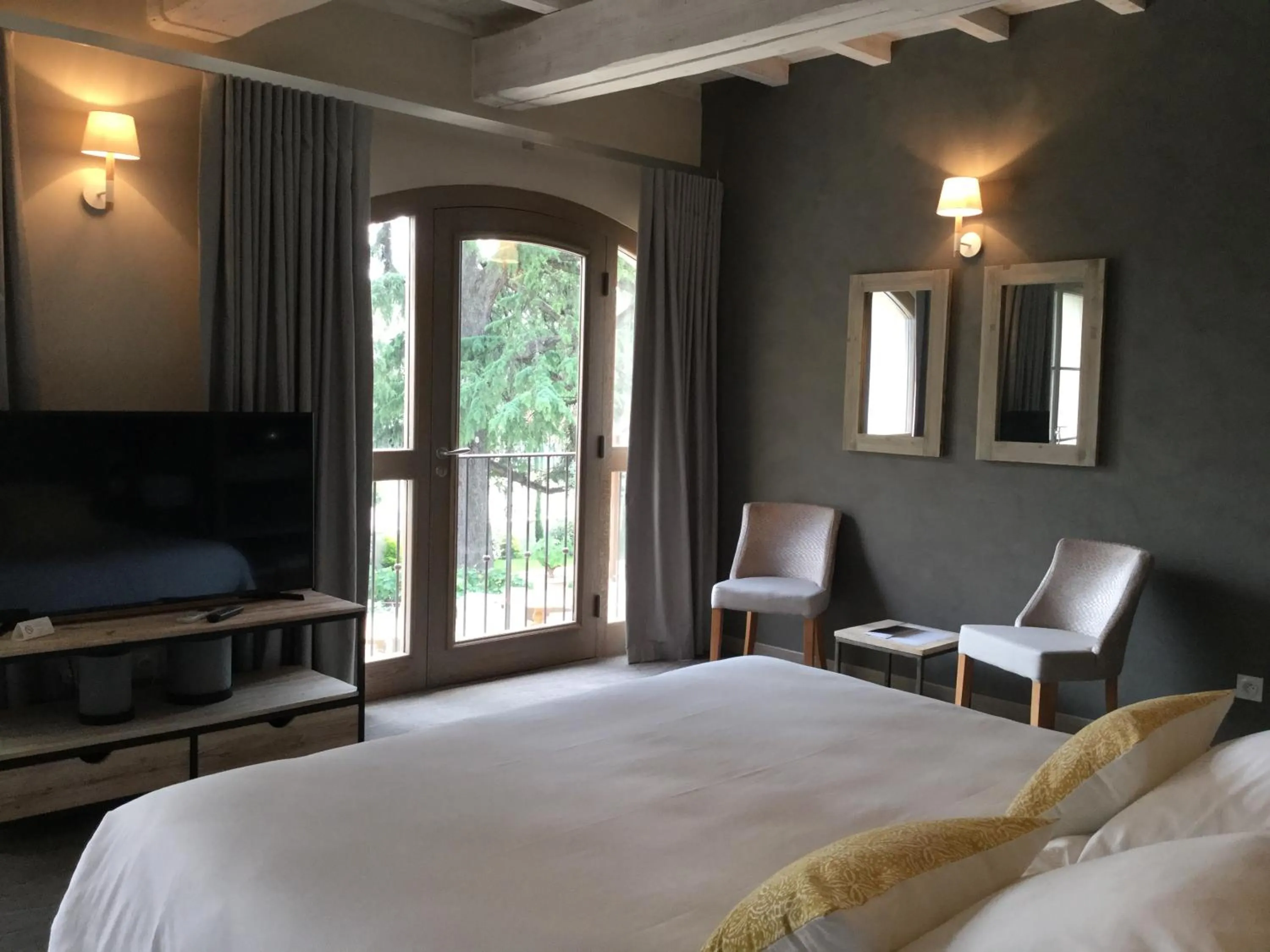 Garden view, Bed in Boutique Hôtel La Villa MONTESQUIEU