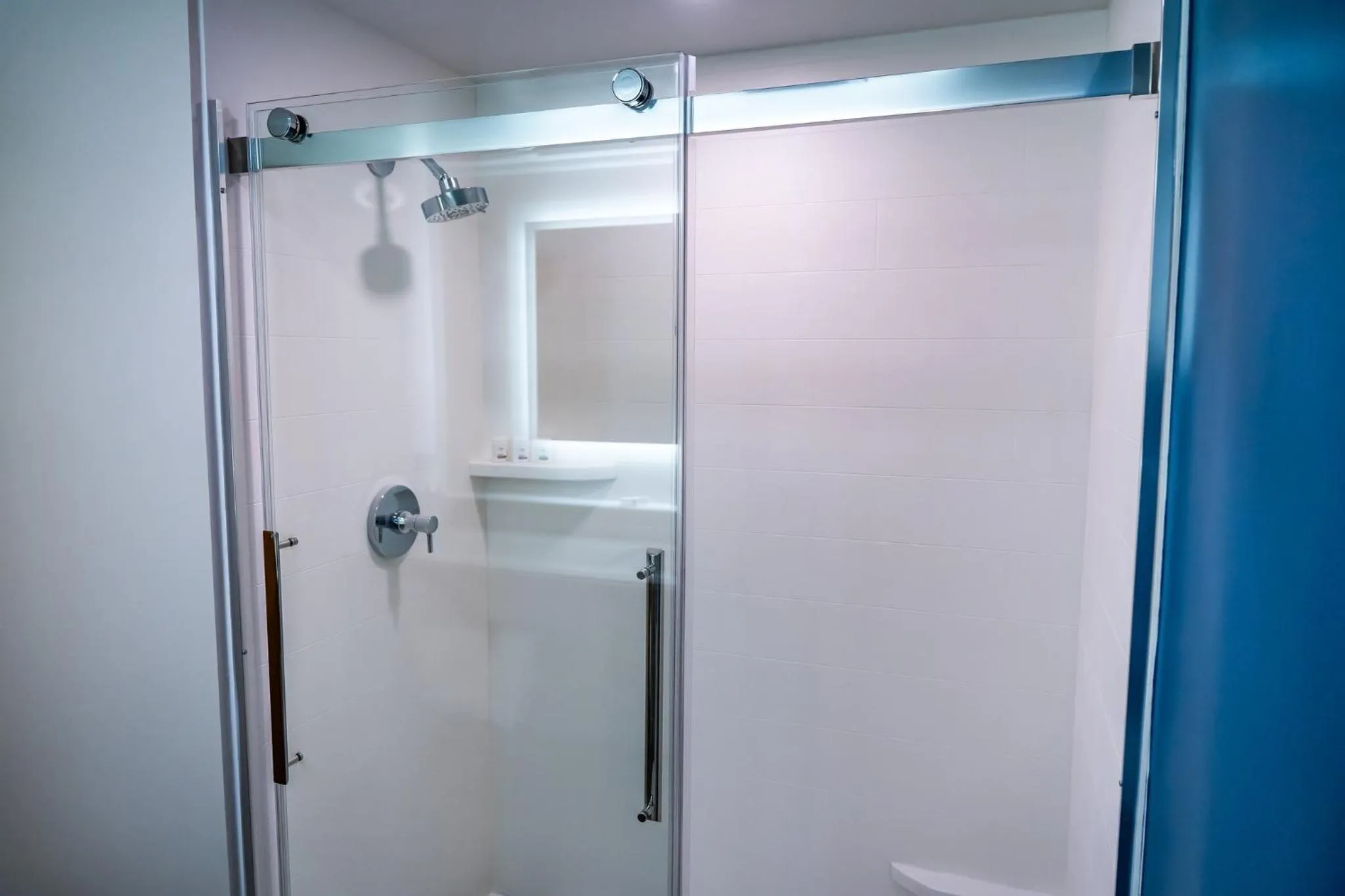 Bathroom in Holiday Inn Express & Suites Carneys Point - Pennsville by IHG