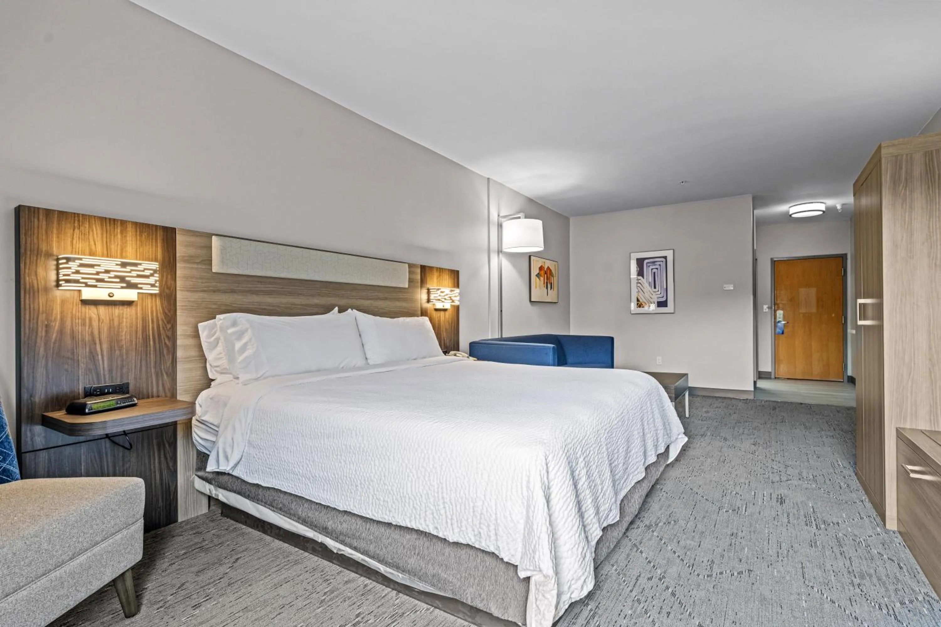 Bed in Holiday Inn Express & Suites Carneys Point - Pennsville by IHG
