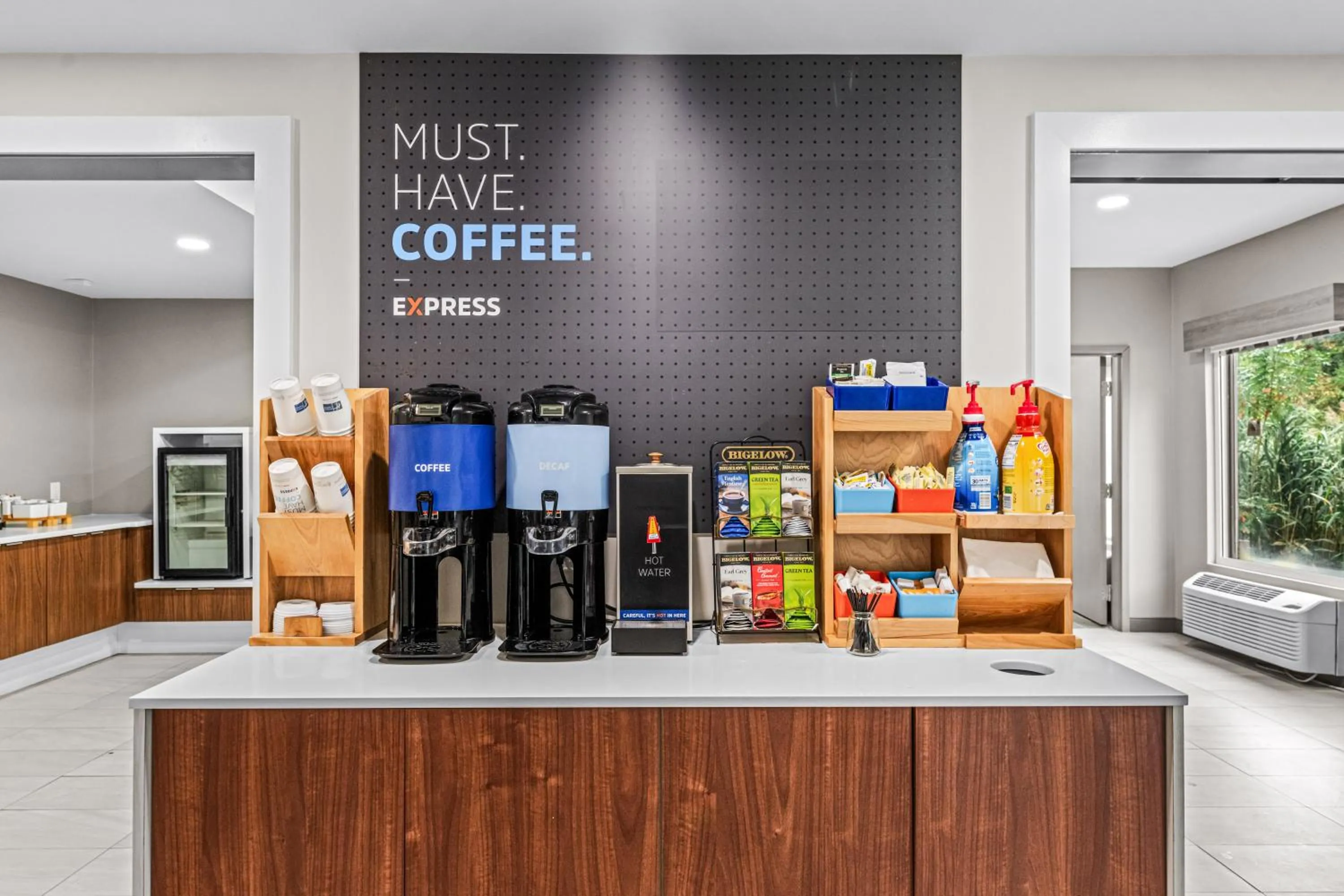 Holiday Inn Express & Suites Carneys Point - Pennsville by IHG