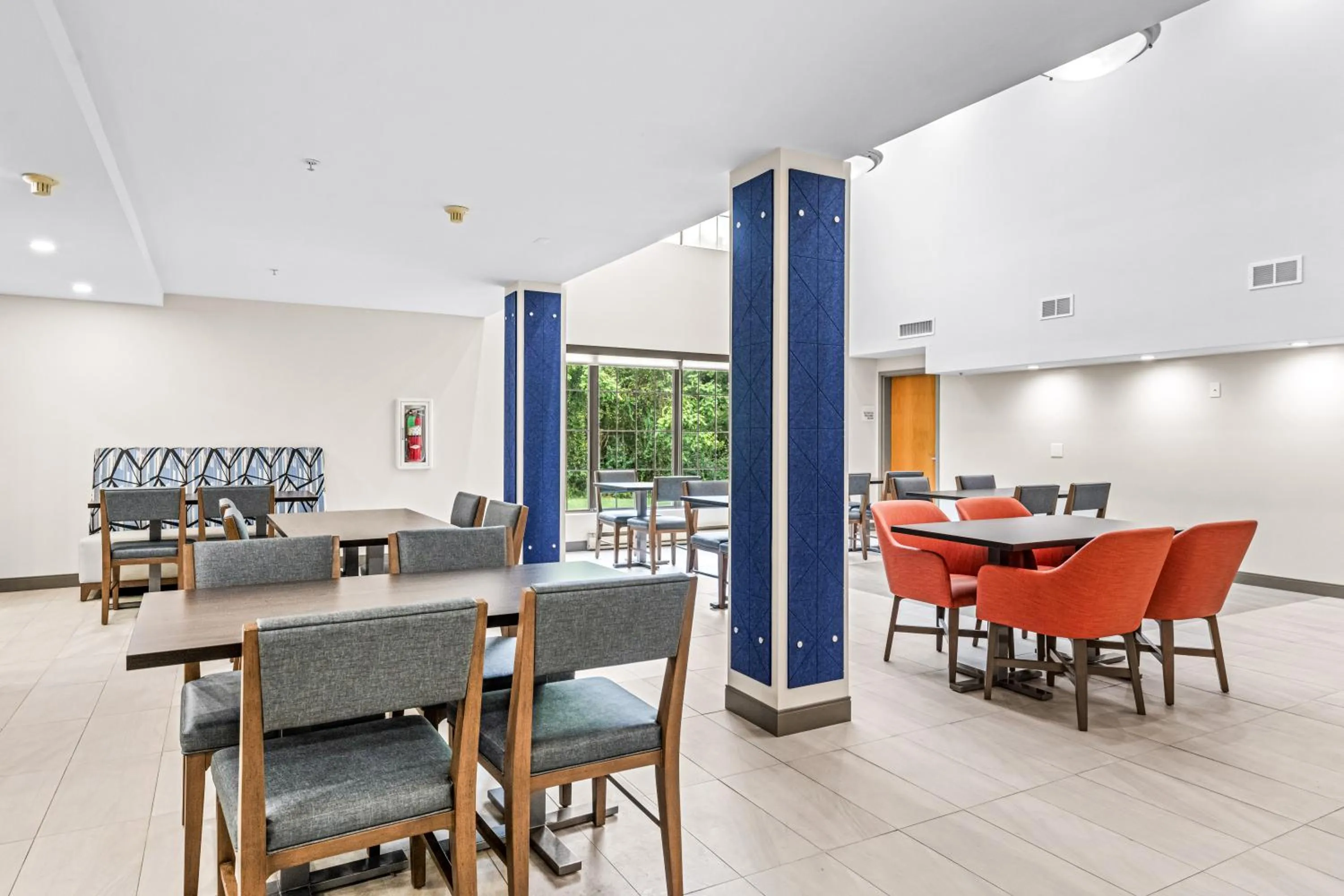 Holiday Inn Express & Suites Carneys Point - Pennsville by IHG