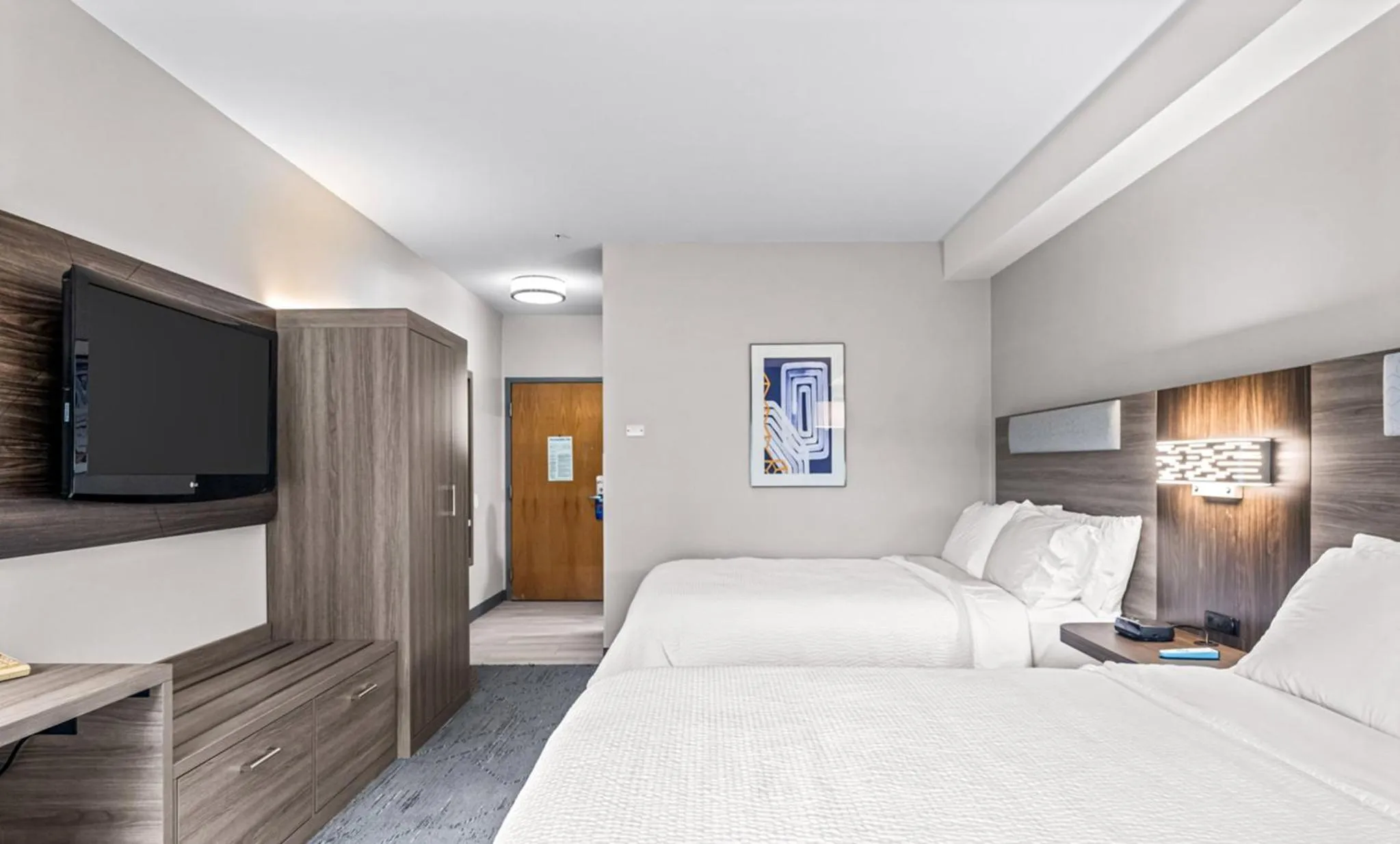 Photo of the whole room, Bed in Holiday Inn Express & Suites Carneys Point - Pennsville by IHG