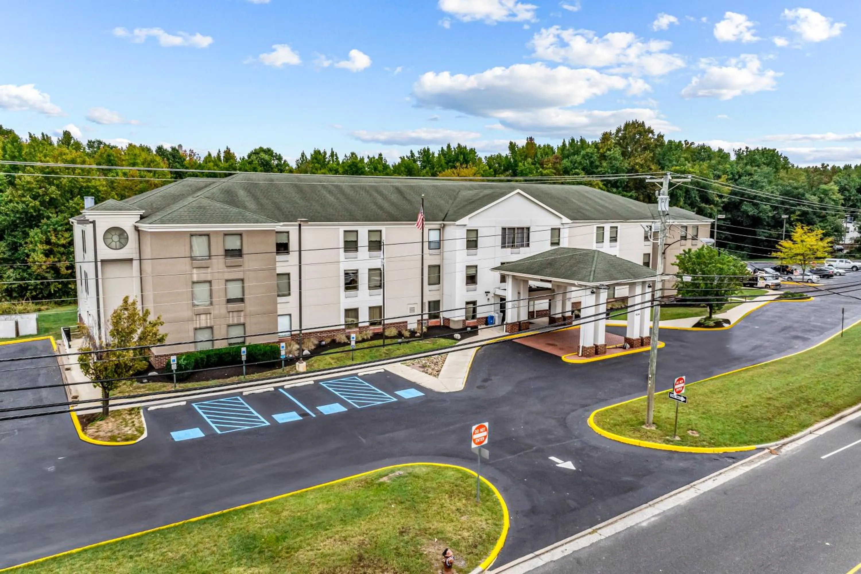 Holiday Inn Express & Suites Carneys Point - Pennsville by IHG