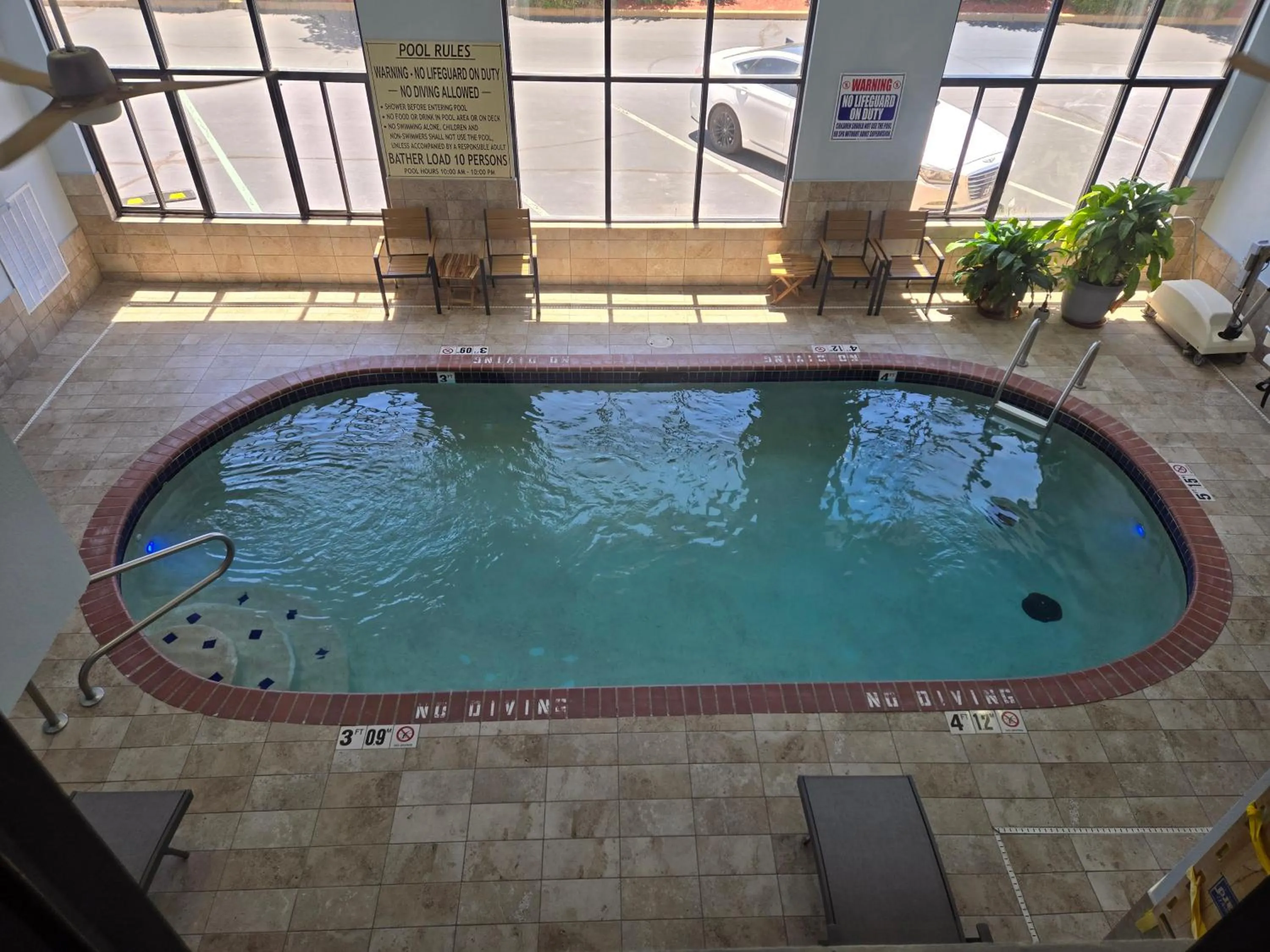 Swimming pool in Holiday Inn Express Hotel & Suites Fenton/I-44 by IHG