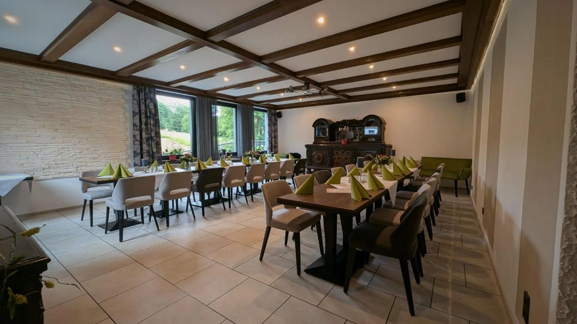 Dining area in Hotel Berghof Wasserkuppe & Gästehaus Fuldaquelle