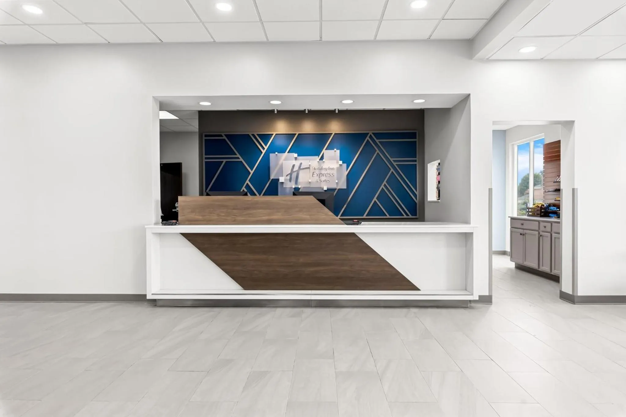 Property building in Holiday Inn Express Nashville-Hendersonville by IHG