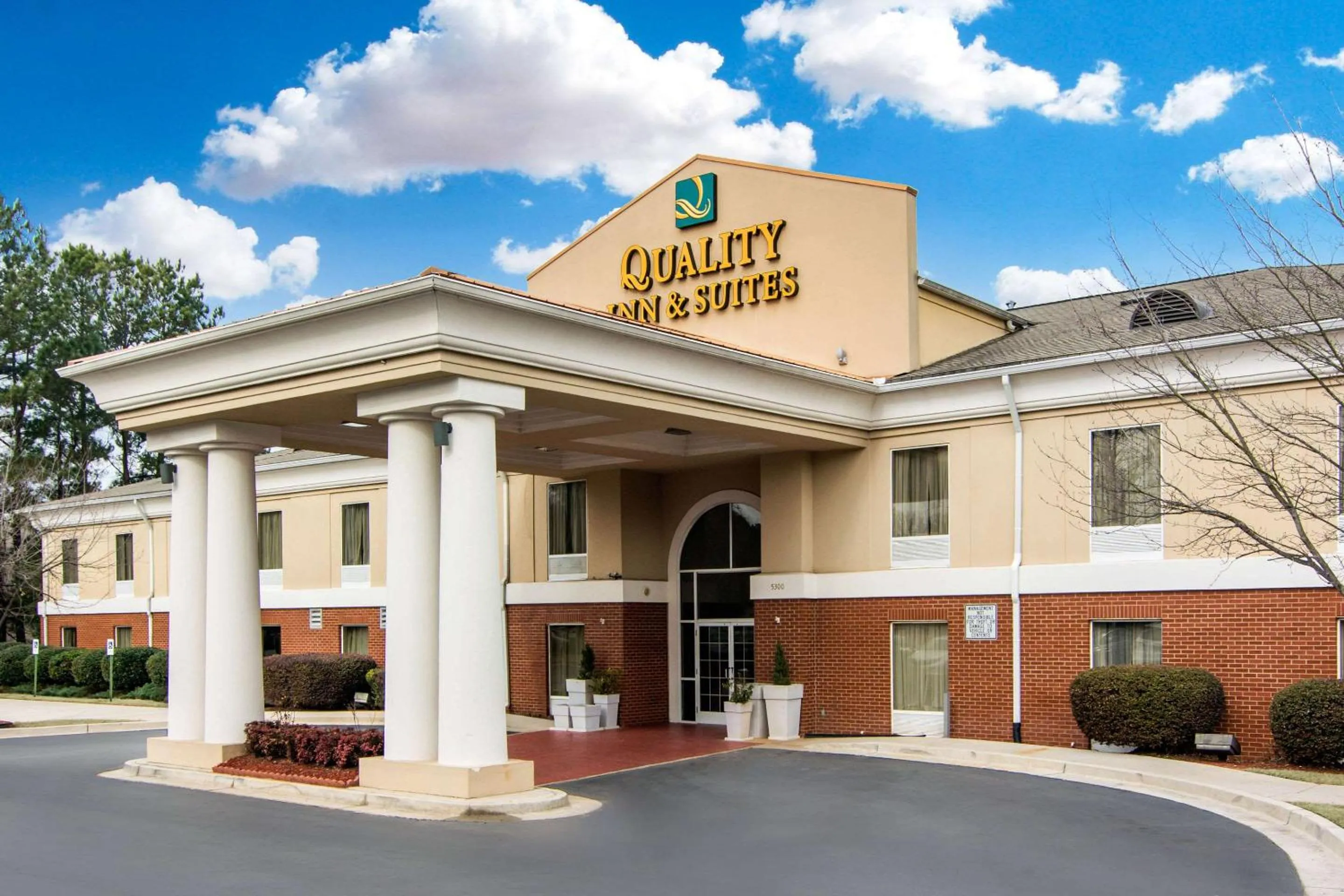 Property building in Quality Inn & Suites Decatur - Atlanta East