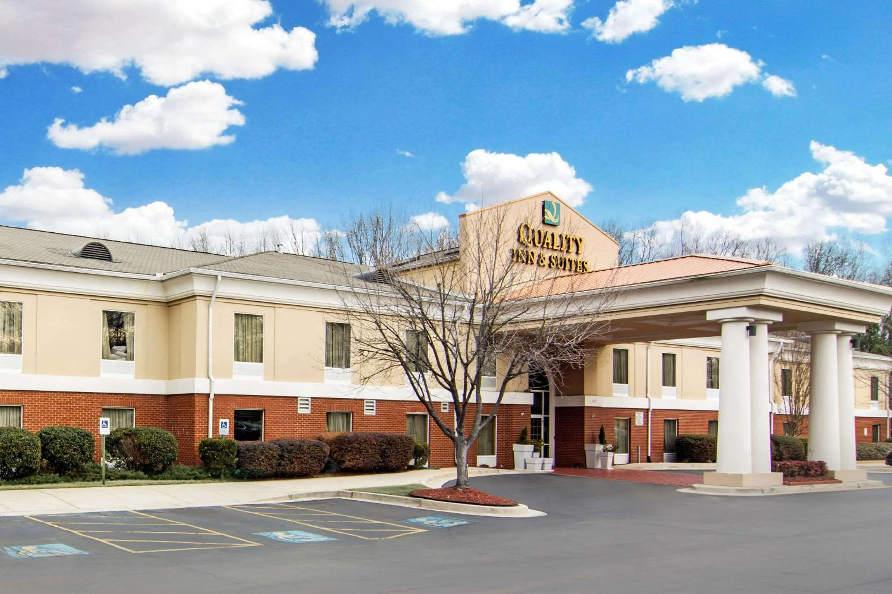 Property building in Quality Inn & Suites Decatur - Atlanta East