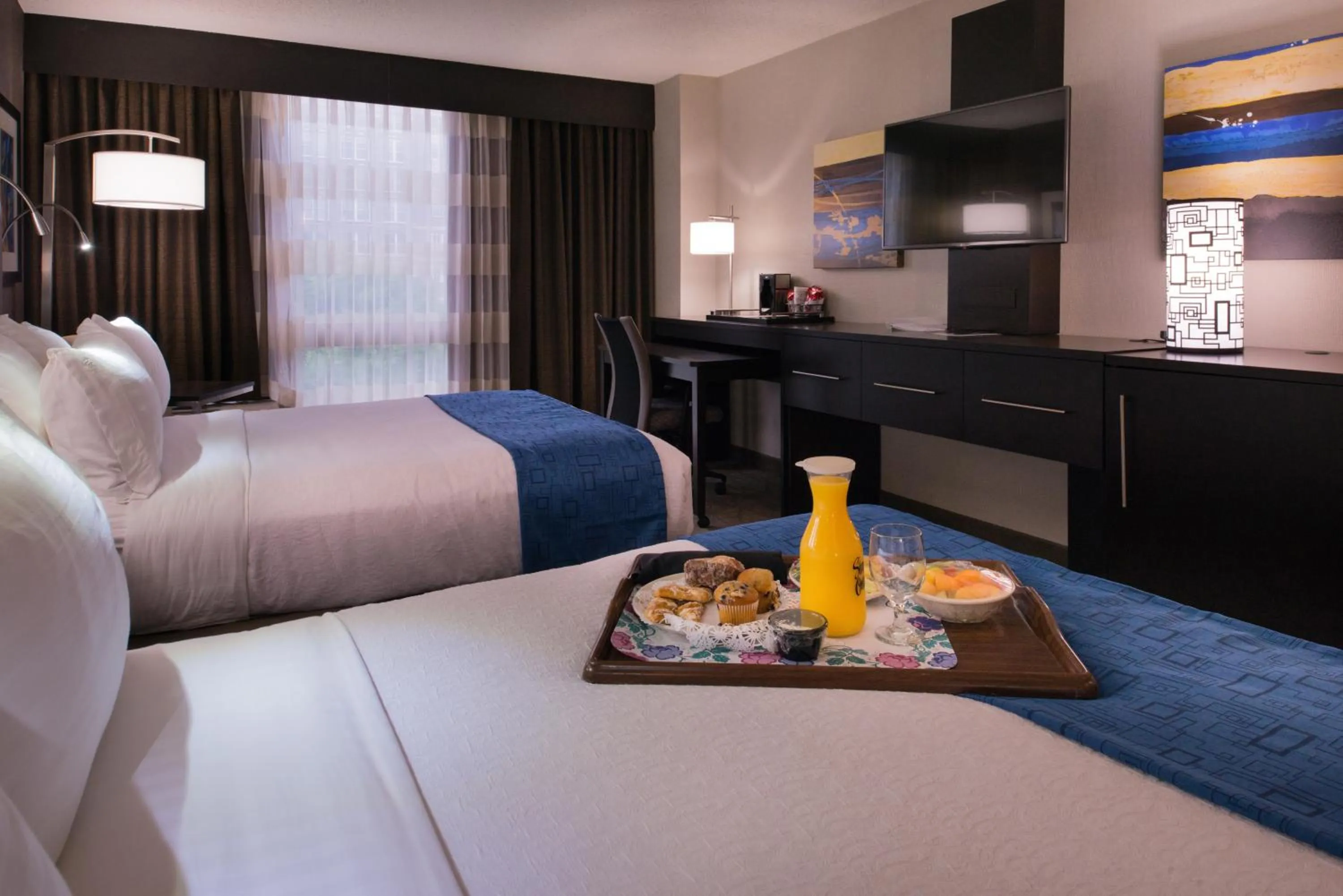 Breakfast, Bed in The Arch Convention Hotel