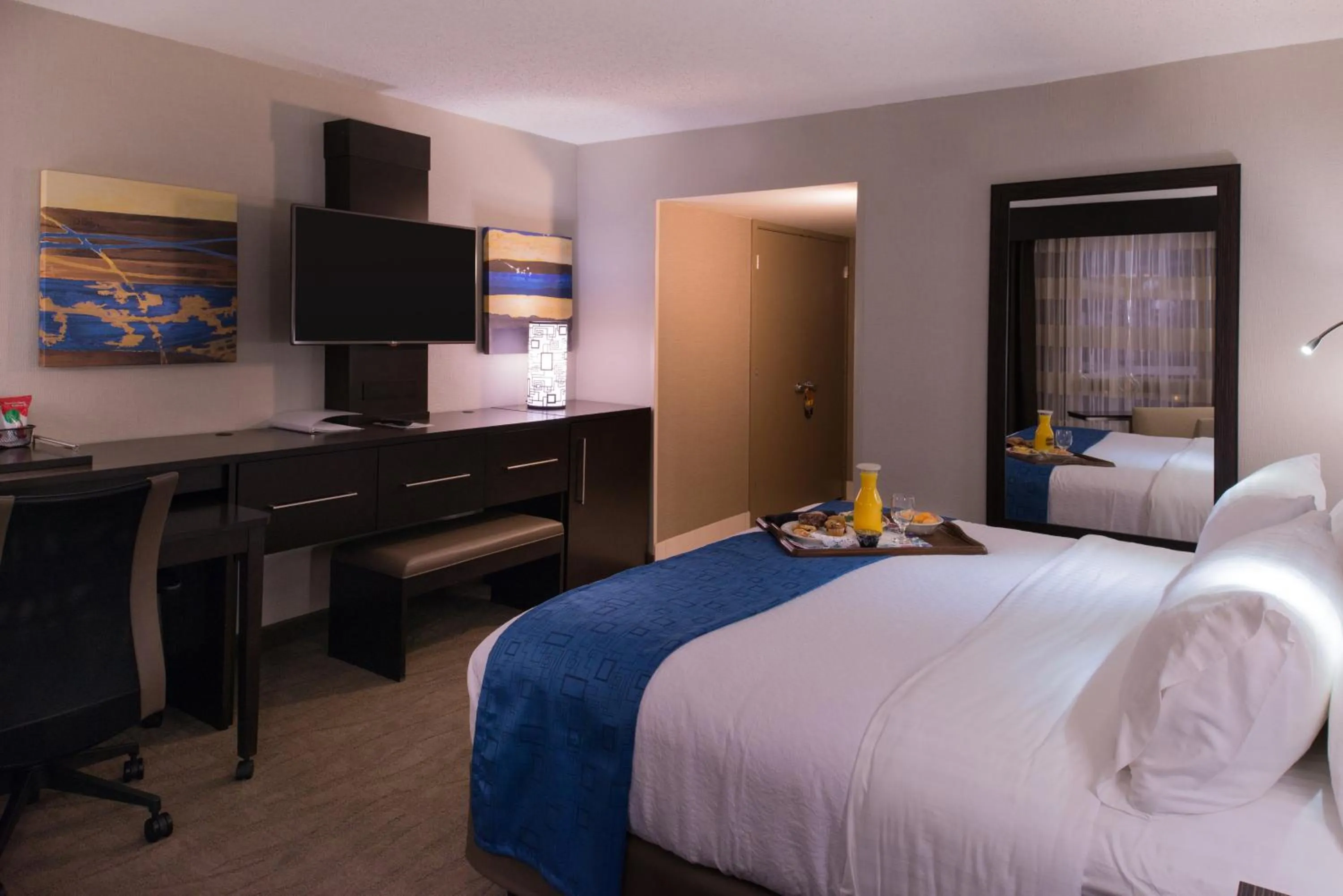 Photo of the whole room, Bed in The Arch Convention Hotel