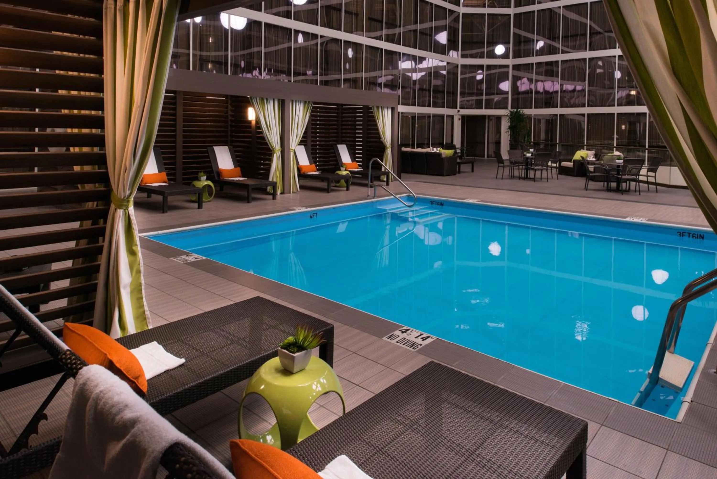 Swimming pool in The Arch Convention Hotel