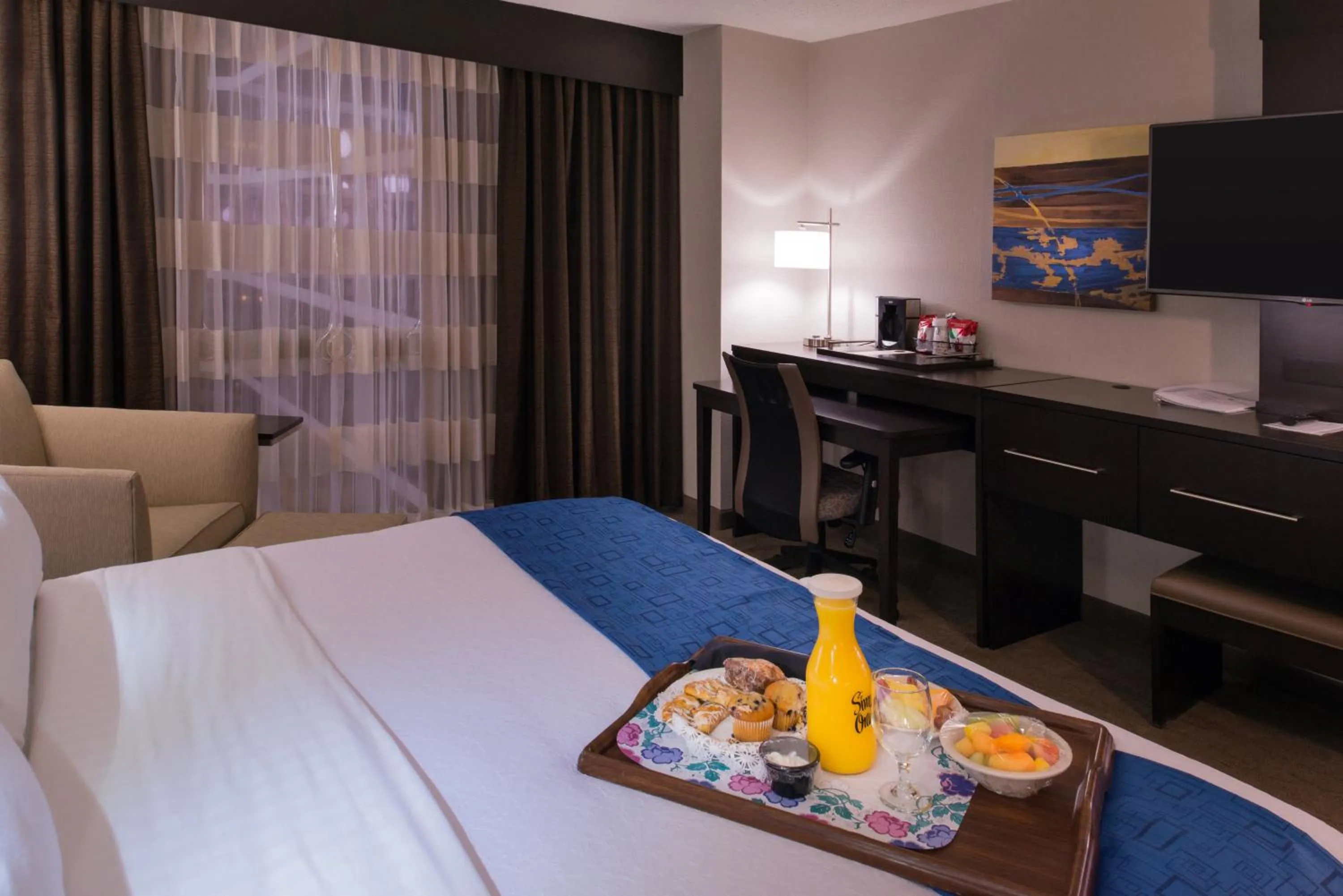 Photo of the whole room, Bed in The Arch Convention Hotel