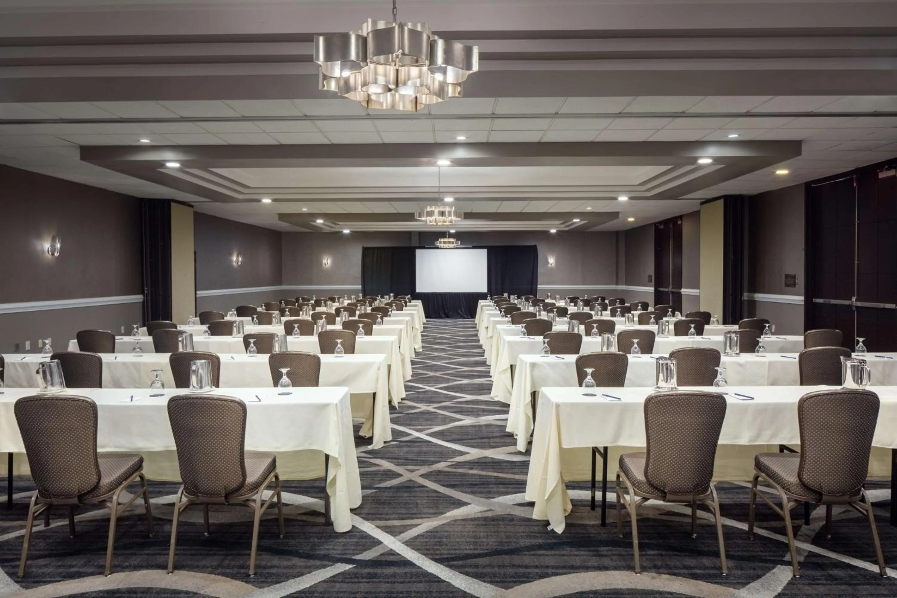 Meeting/conference room in DoubleTree by Hilton Cherry Hill Philadelphia