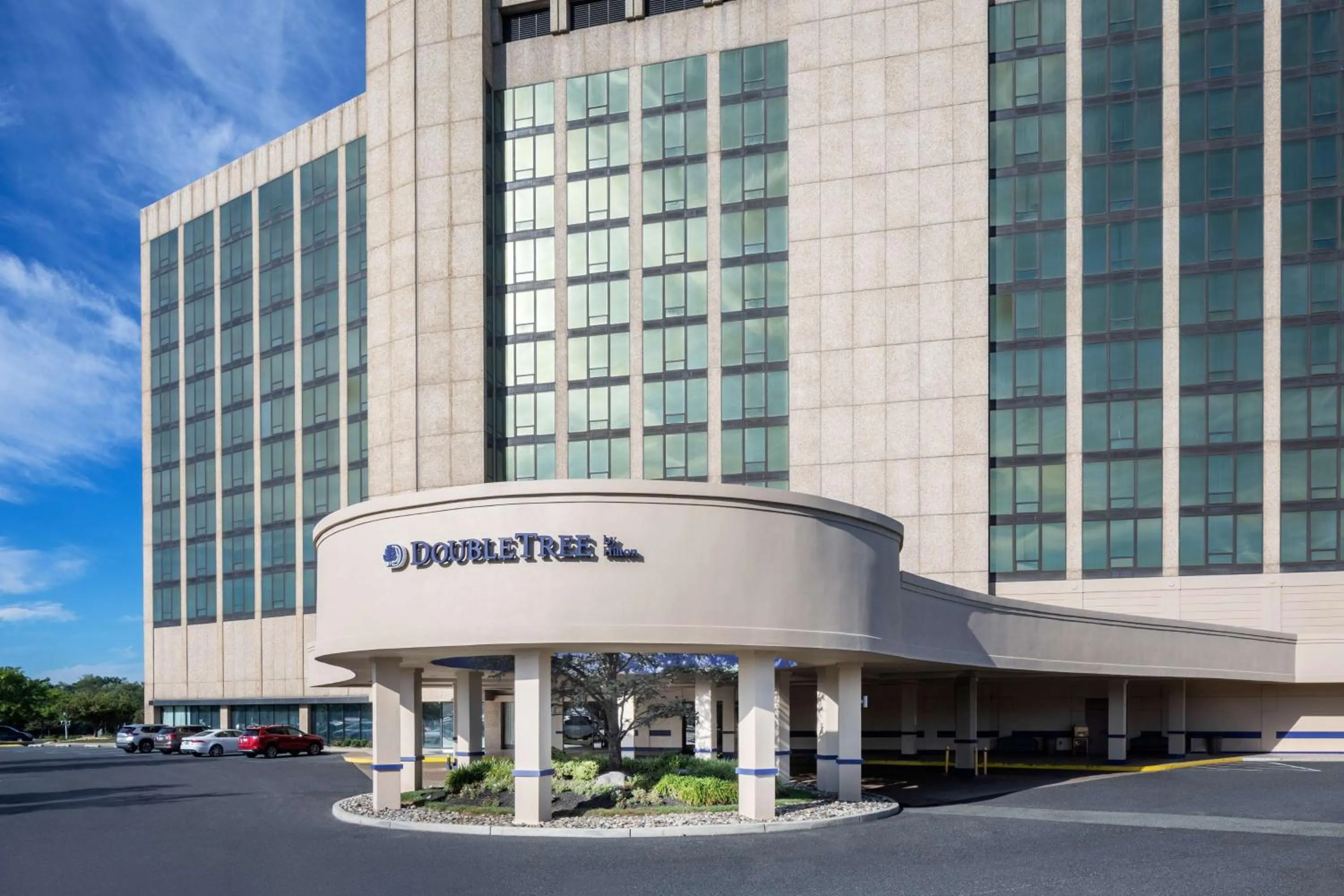 Property building in DoubleTree by Hilton Cherry Hill Philadelphia