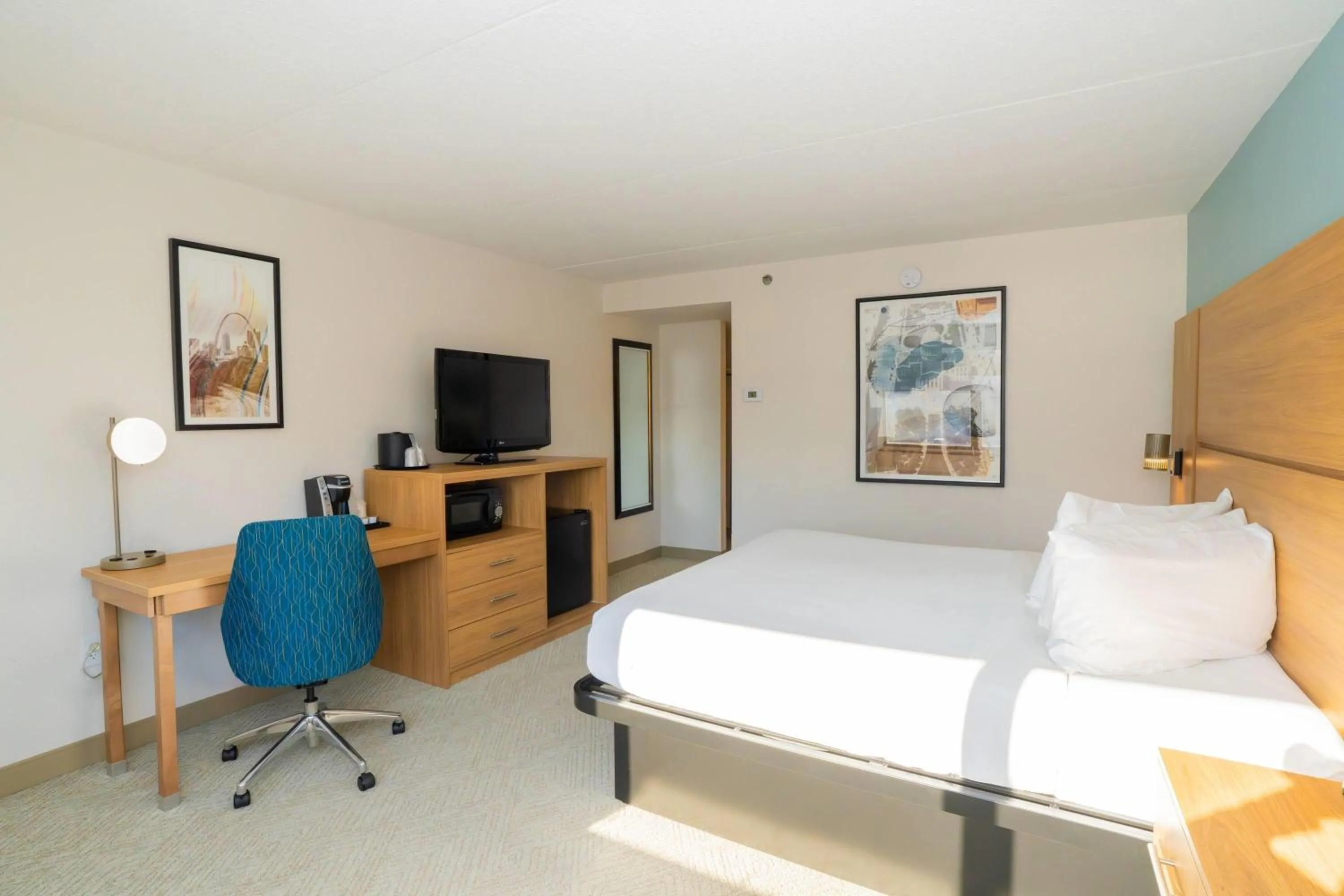 Photo of the whole room, Bed in Elimwood Hotel, a Ramada by Wyndham