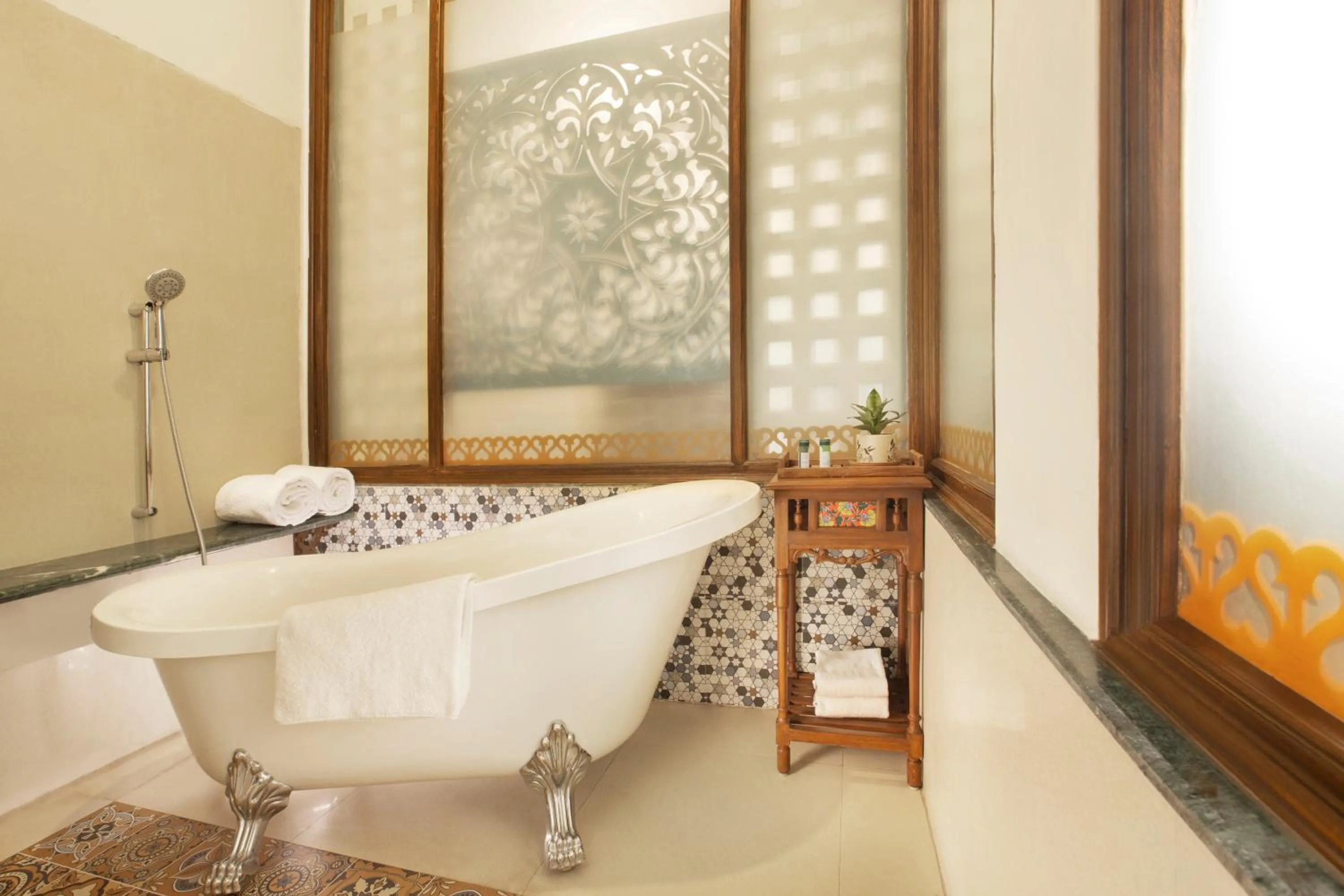 Bathroom in Raga on the Ganges, Rishikesh