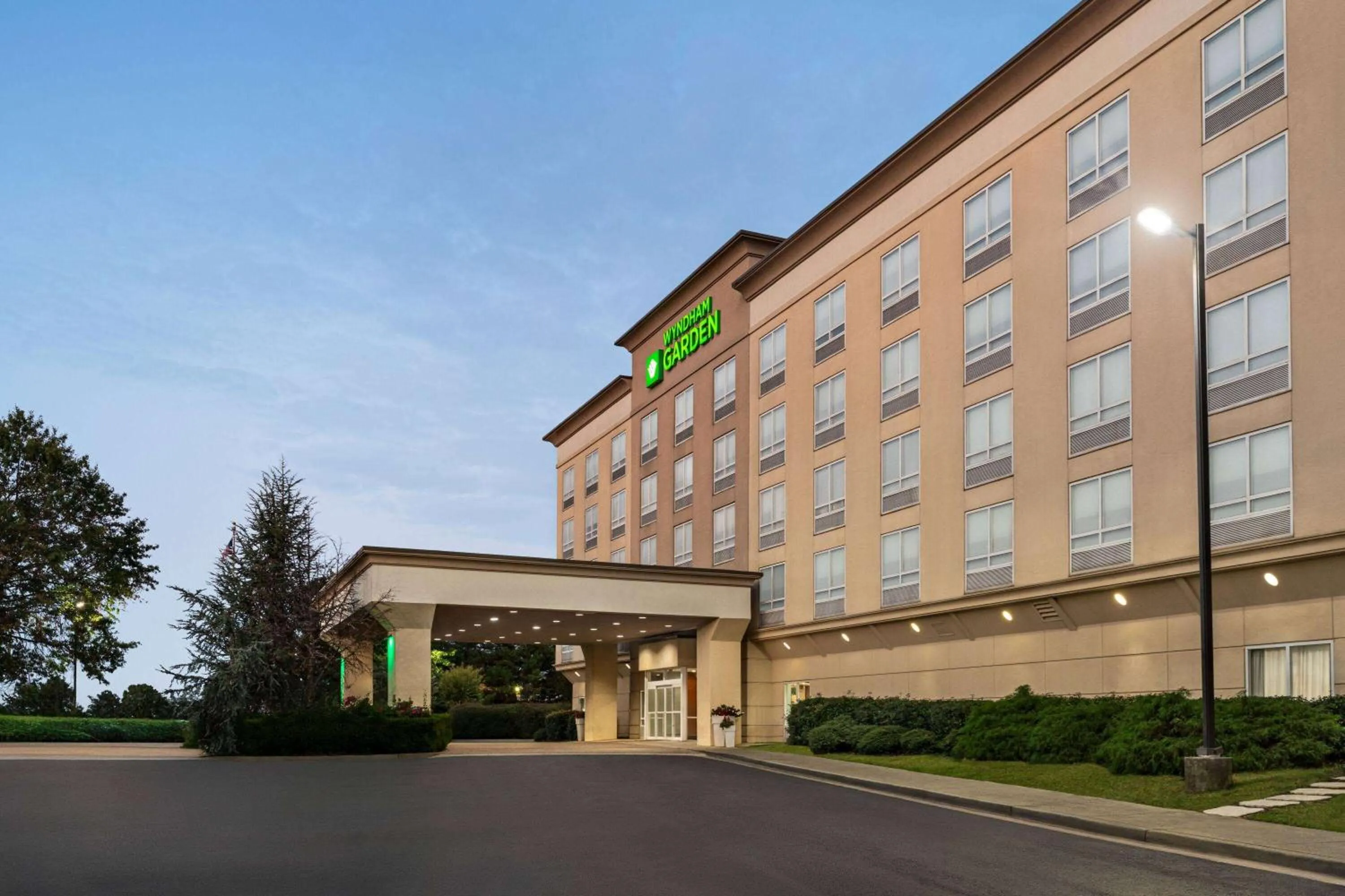 Property building in Wyndham Garden Duluth