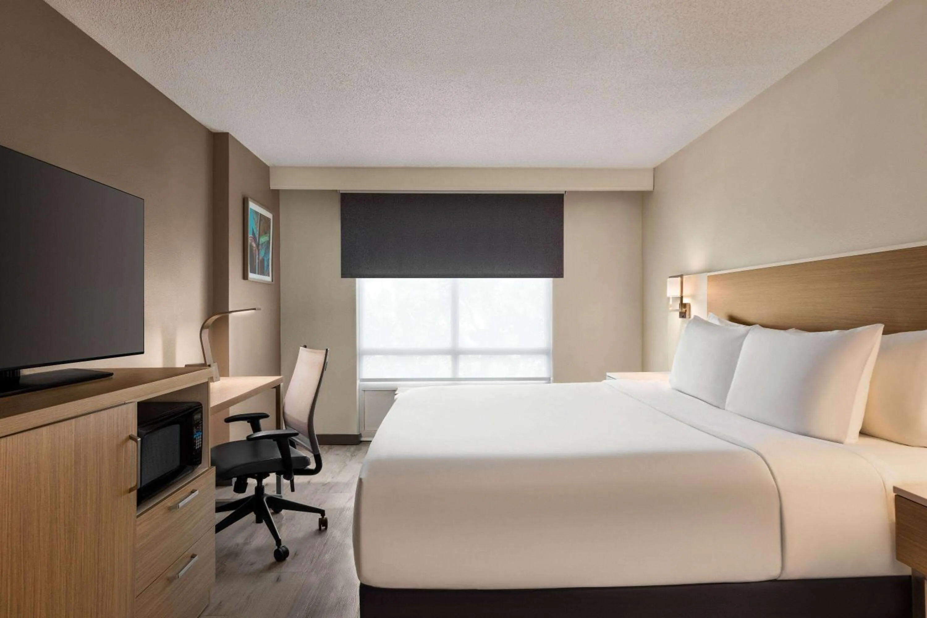 Photo of the whole room, Bed in Wyndham Garden Duluth