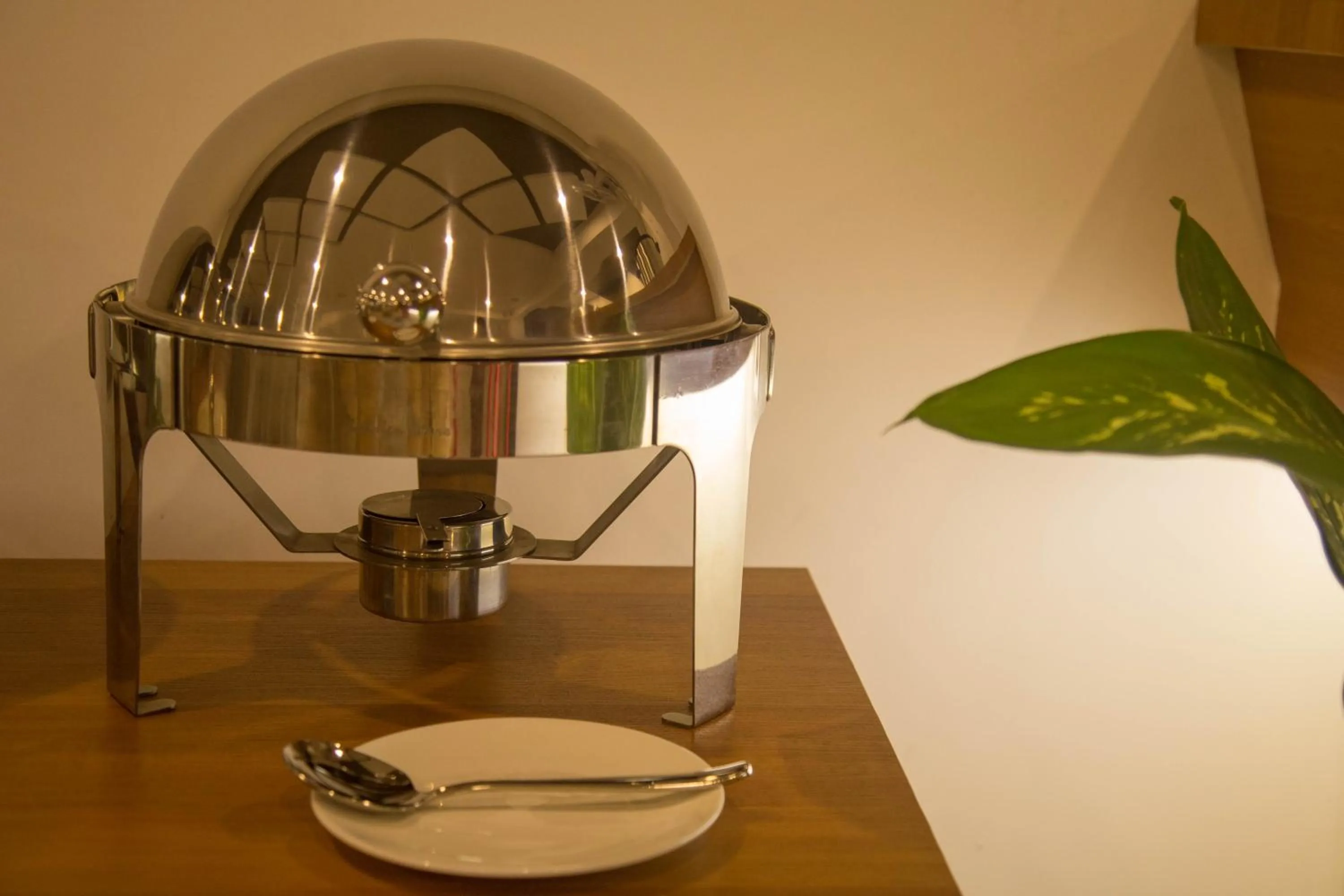 Restaurant/places to eat in Kuredhi Beach Inn