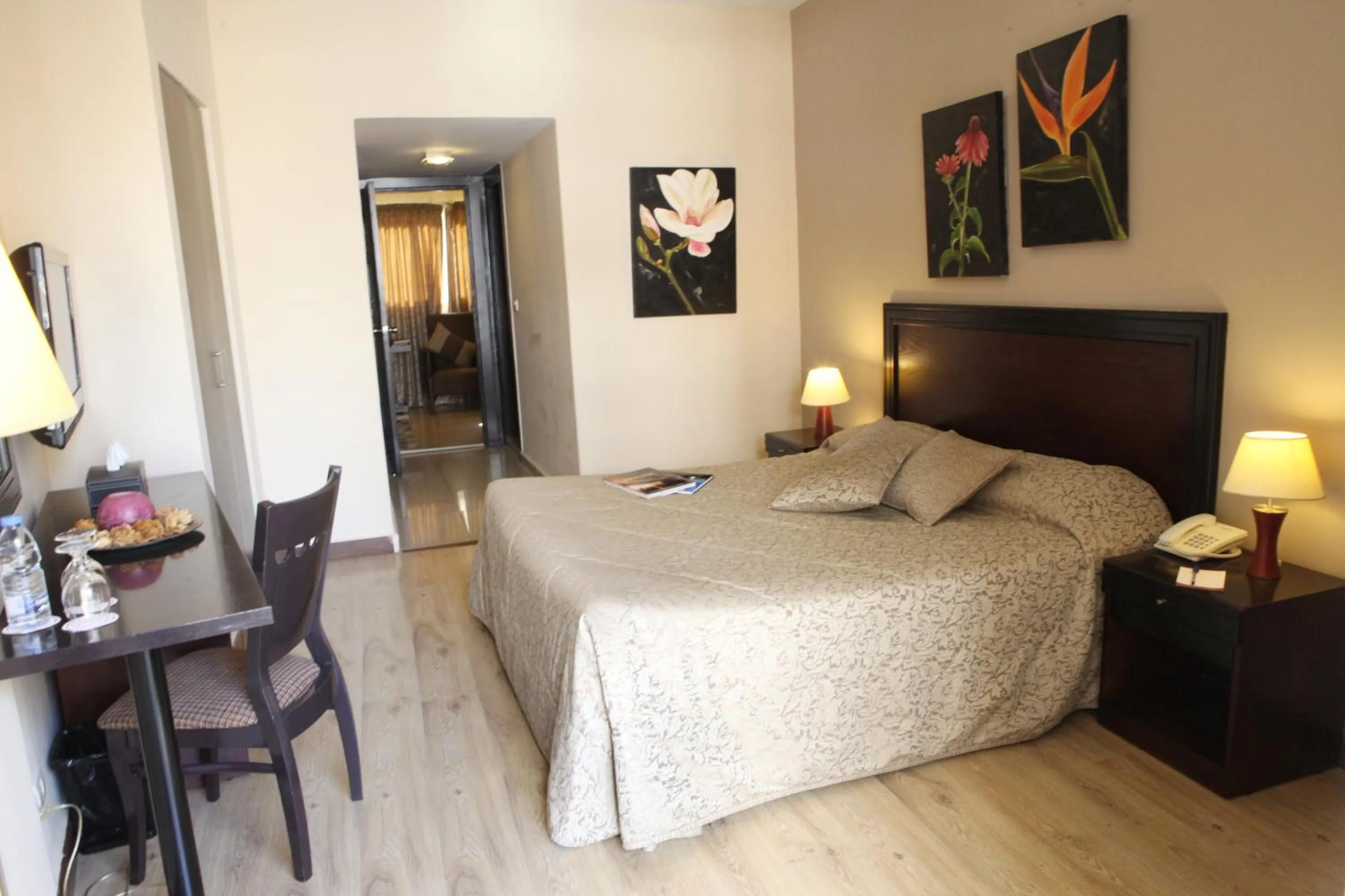 Bedroom, Bed in Mozart Hotel