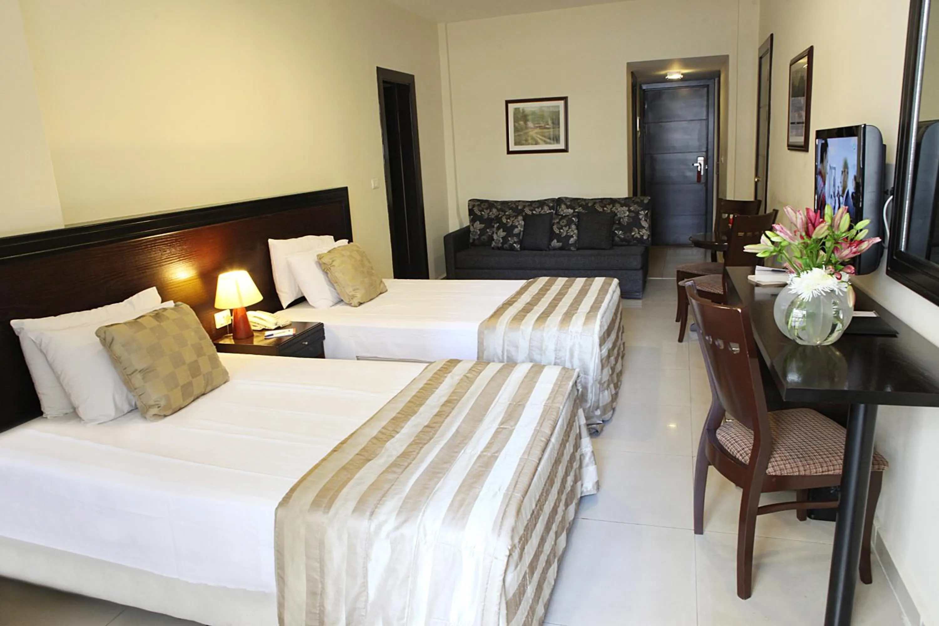 Bedroom, Bed in Mozart Hotel