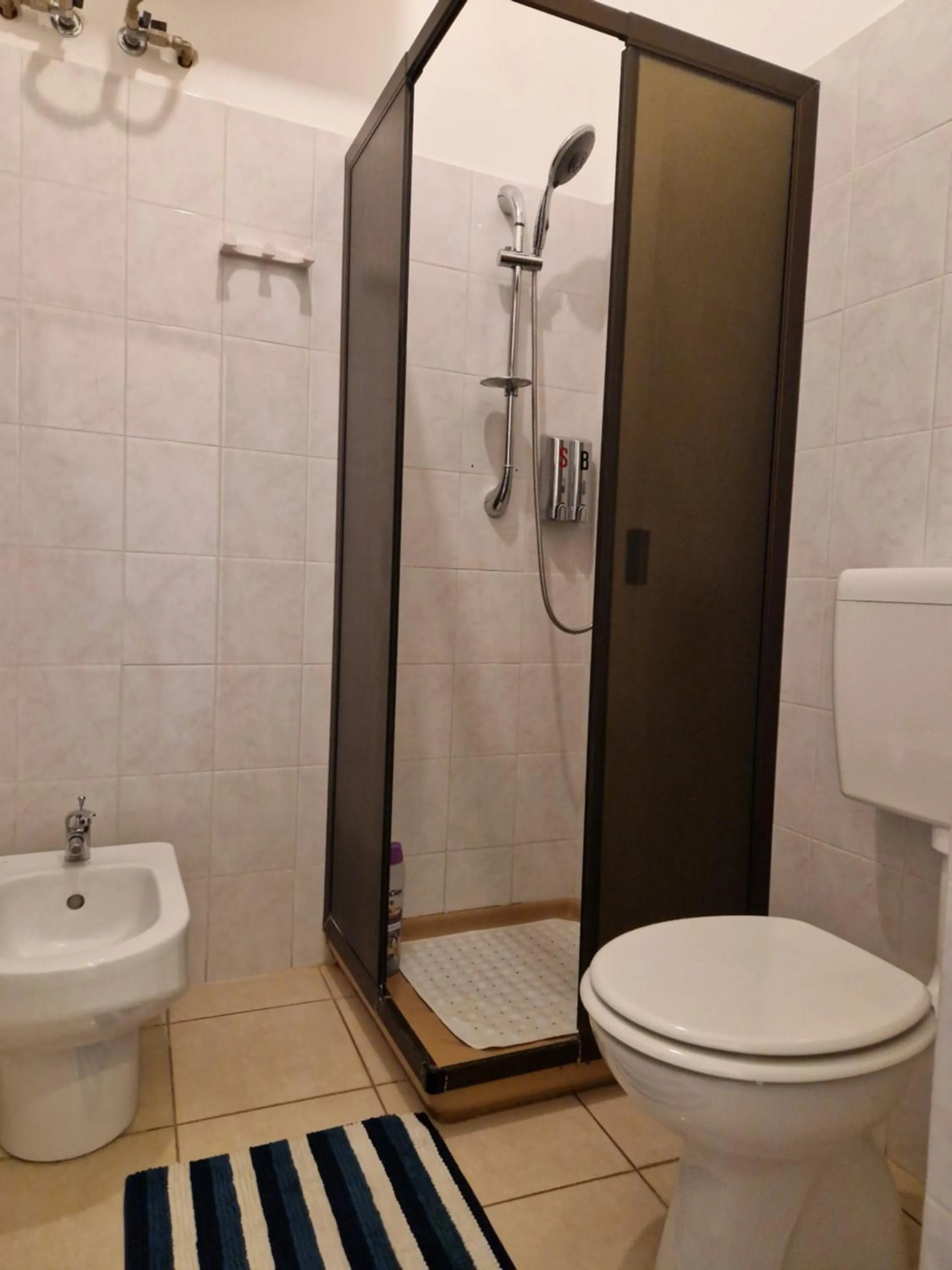 Shower in La Gardenia