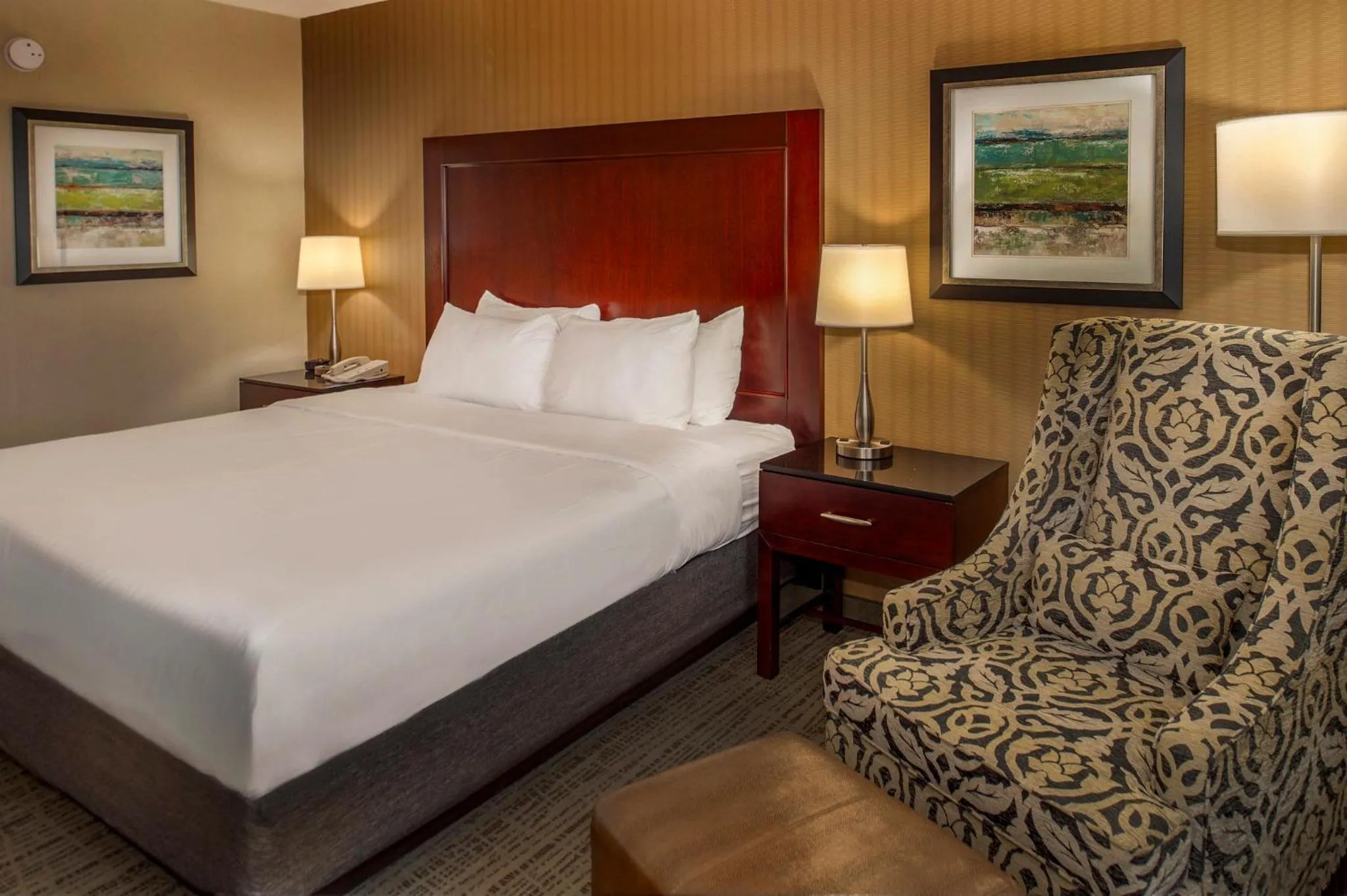 Photo of the whole room, Bed in Crowne Plaza Hotel St. Louis Airport by IHG