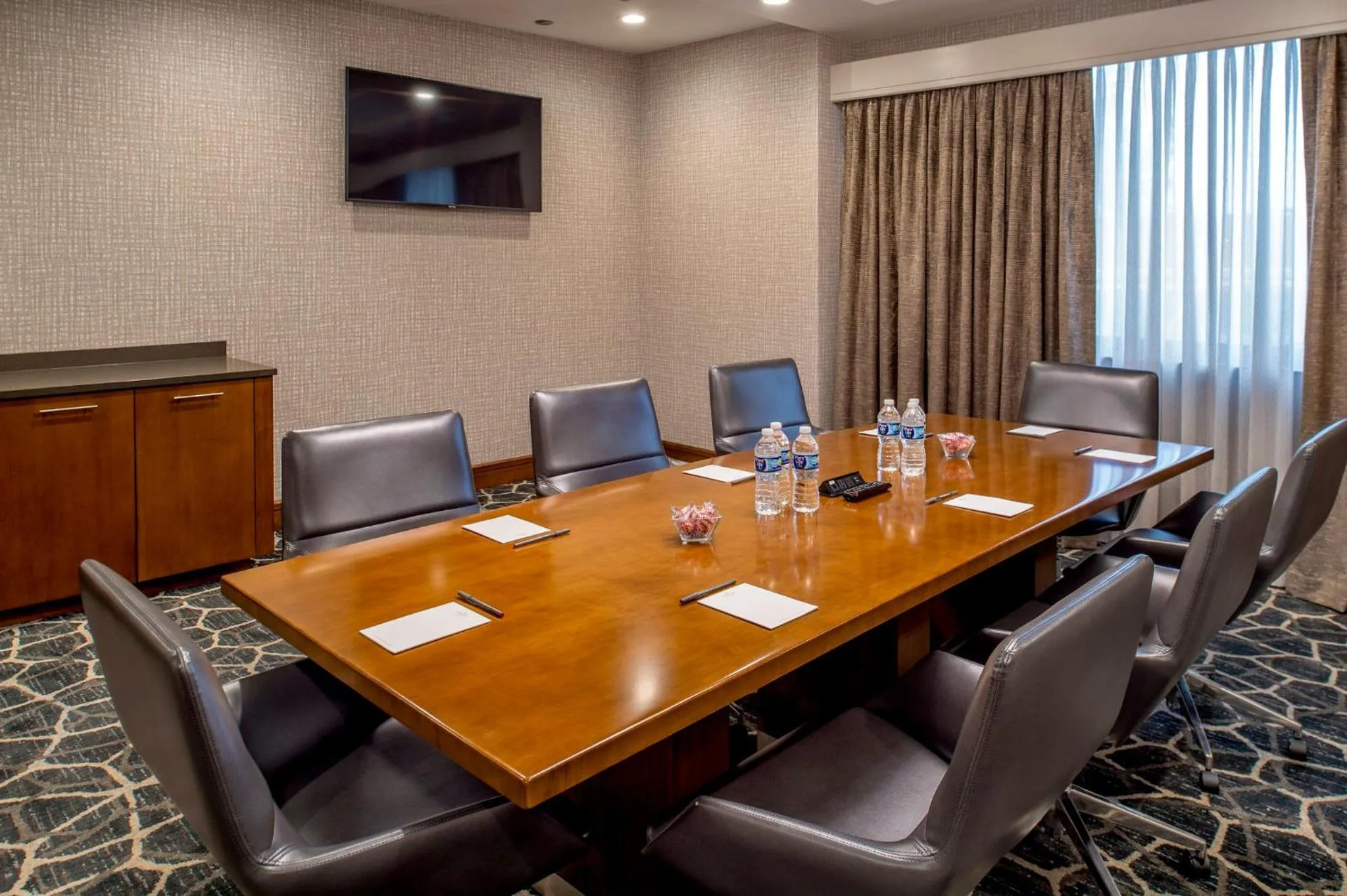 Meeting/conference room in Crowne Plaza Hotel St. Louis Airport by IHG