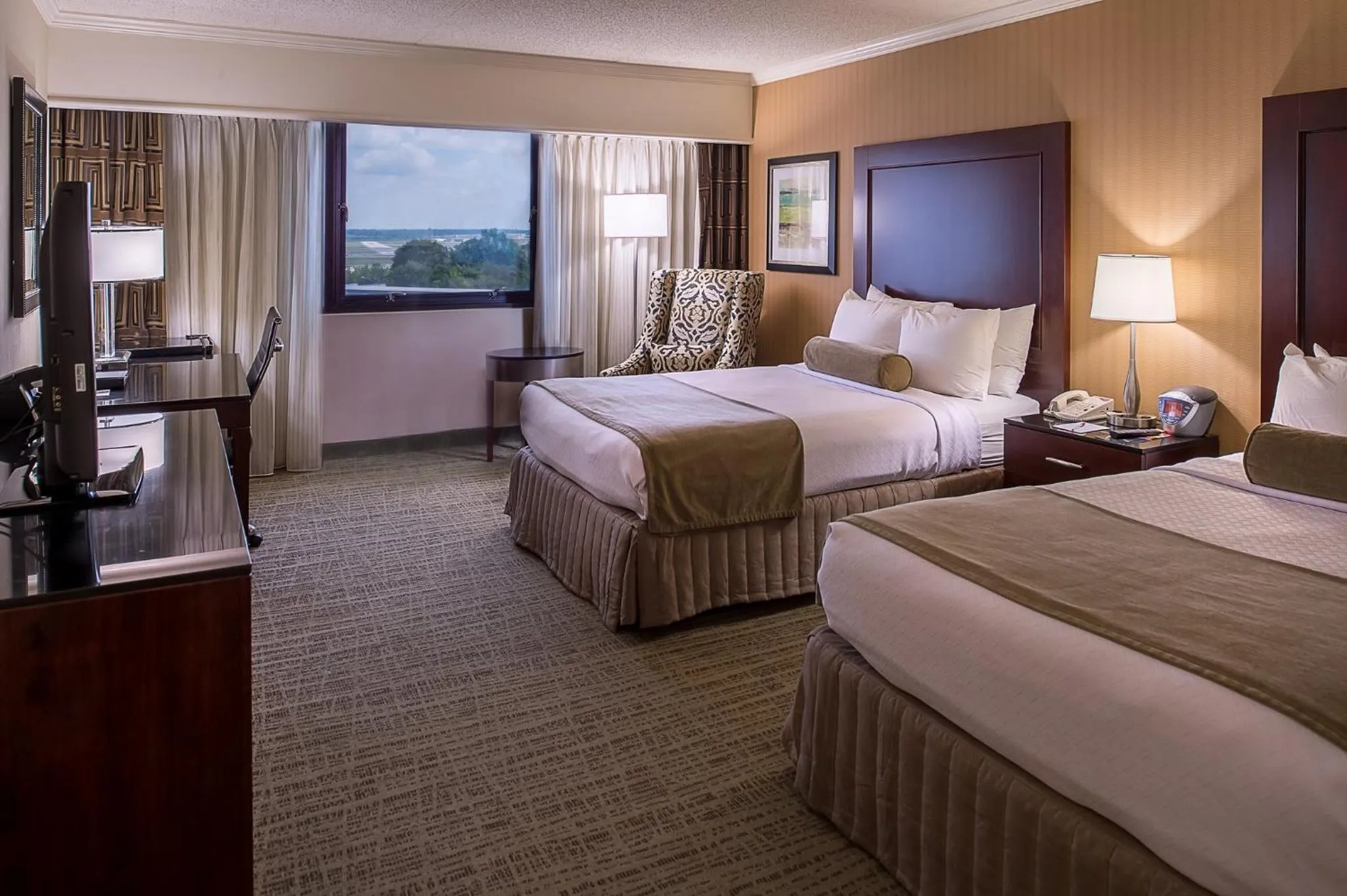 Photo of the whole room, Bed in Crowne Plaza Hotel St. Louis Airport by IHG