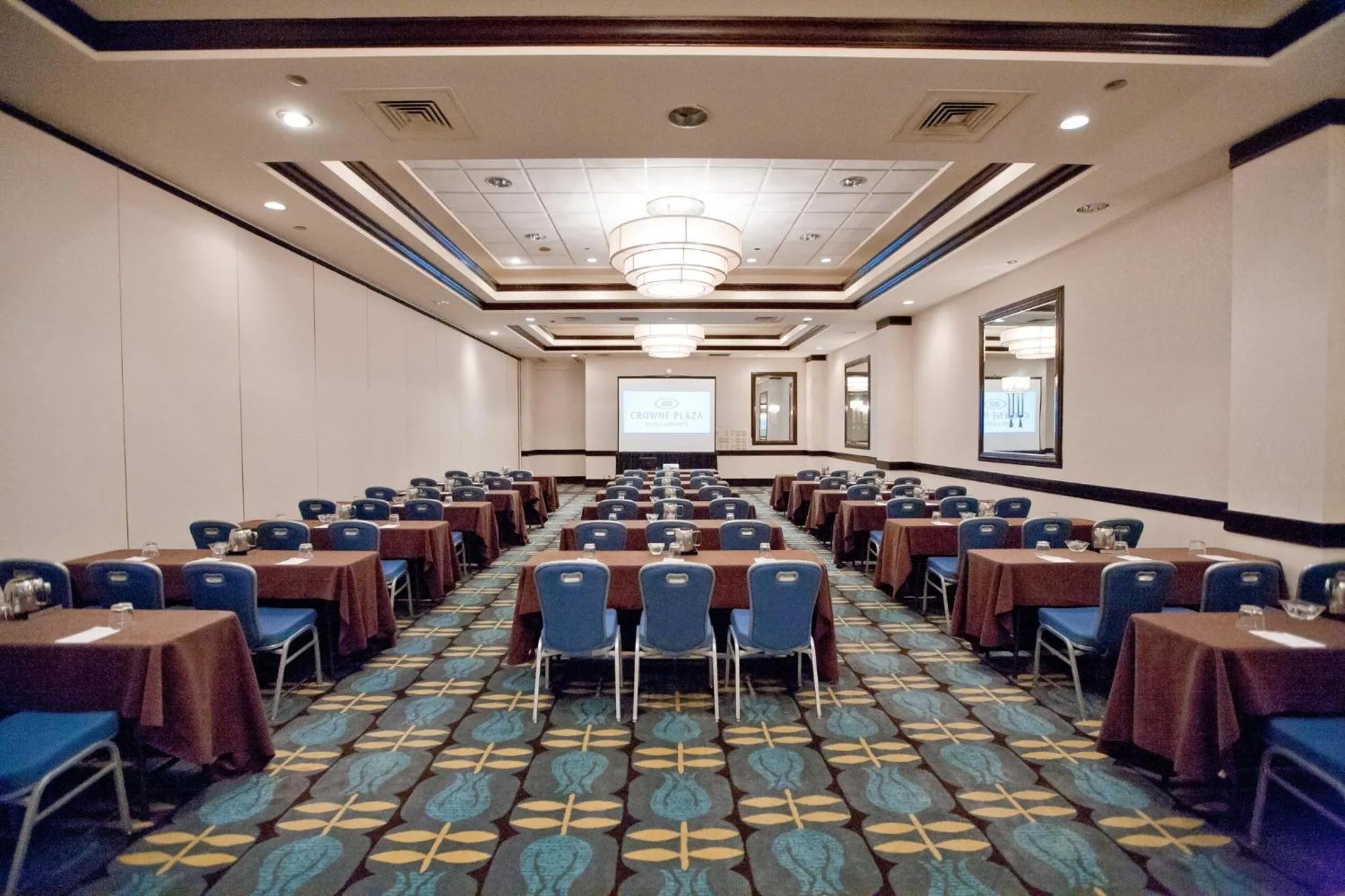 Meeting/conference room in Crowne Plaza Hotel St. Louis Airport by IHG