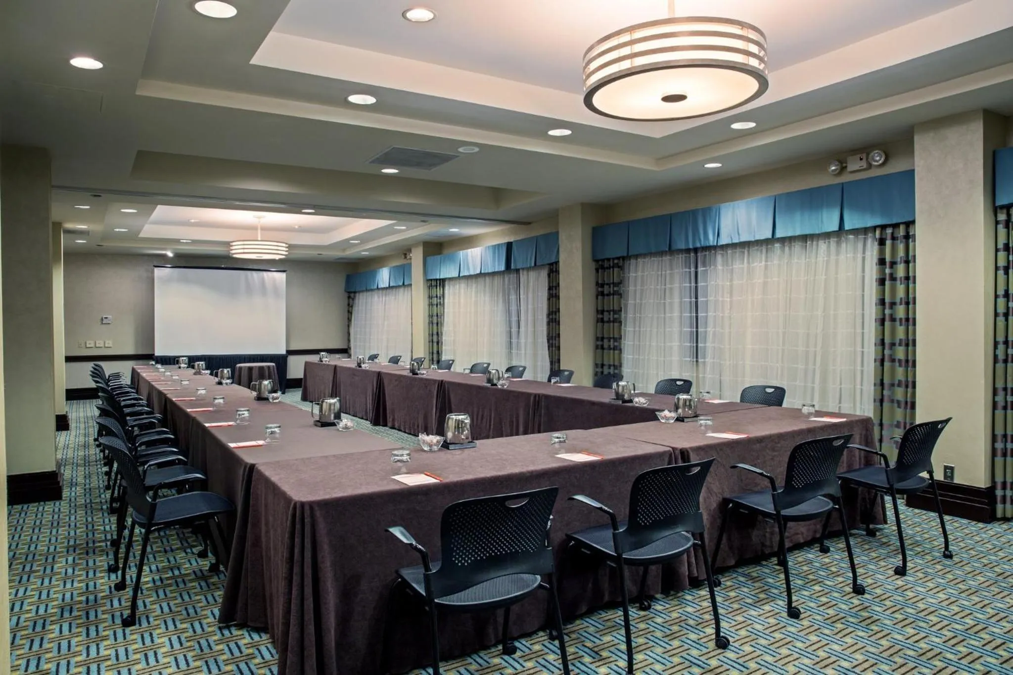 Meeting/conference room in Crowne Plaza Hotel St. Louis Airport by IHG