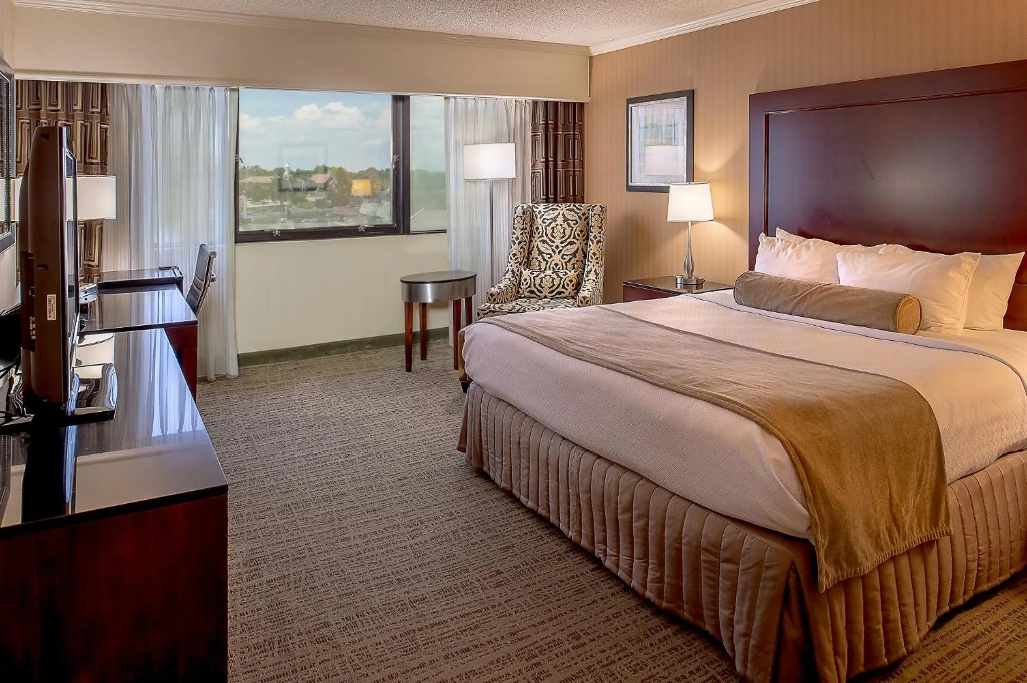 Photo of the whole room, Bed in Crowne Plaza Hotel St. Louis Airport by IHG